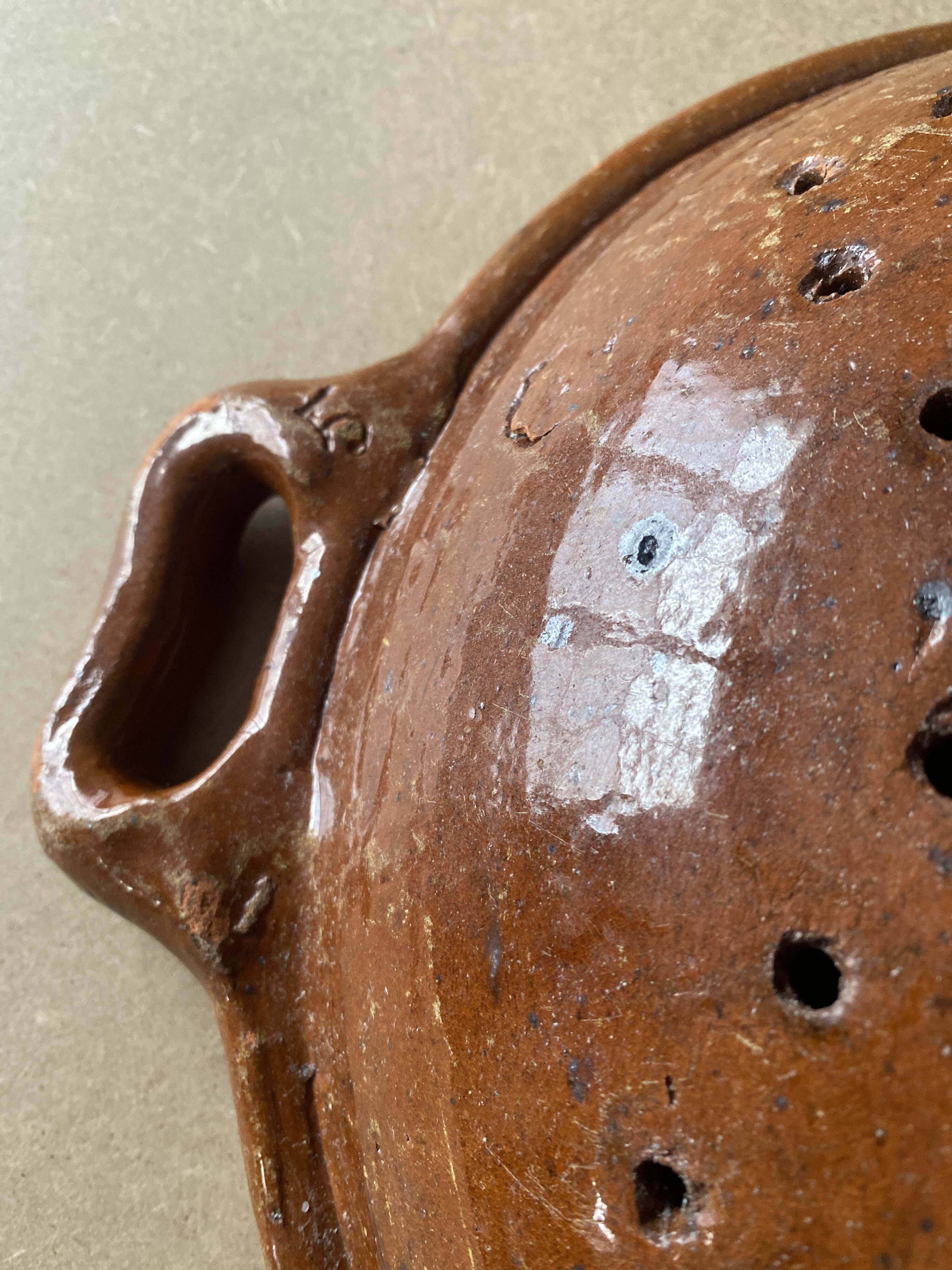 Glazed earthenware drainer