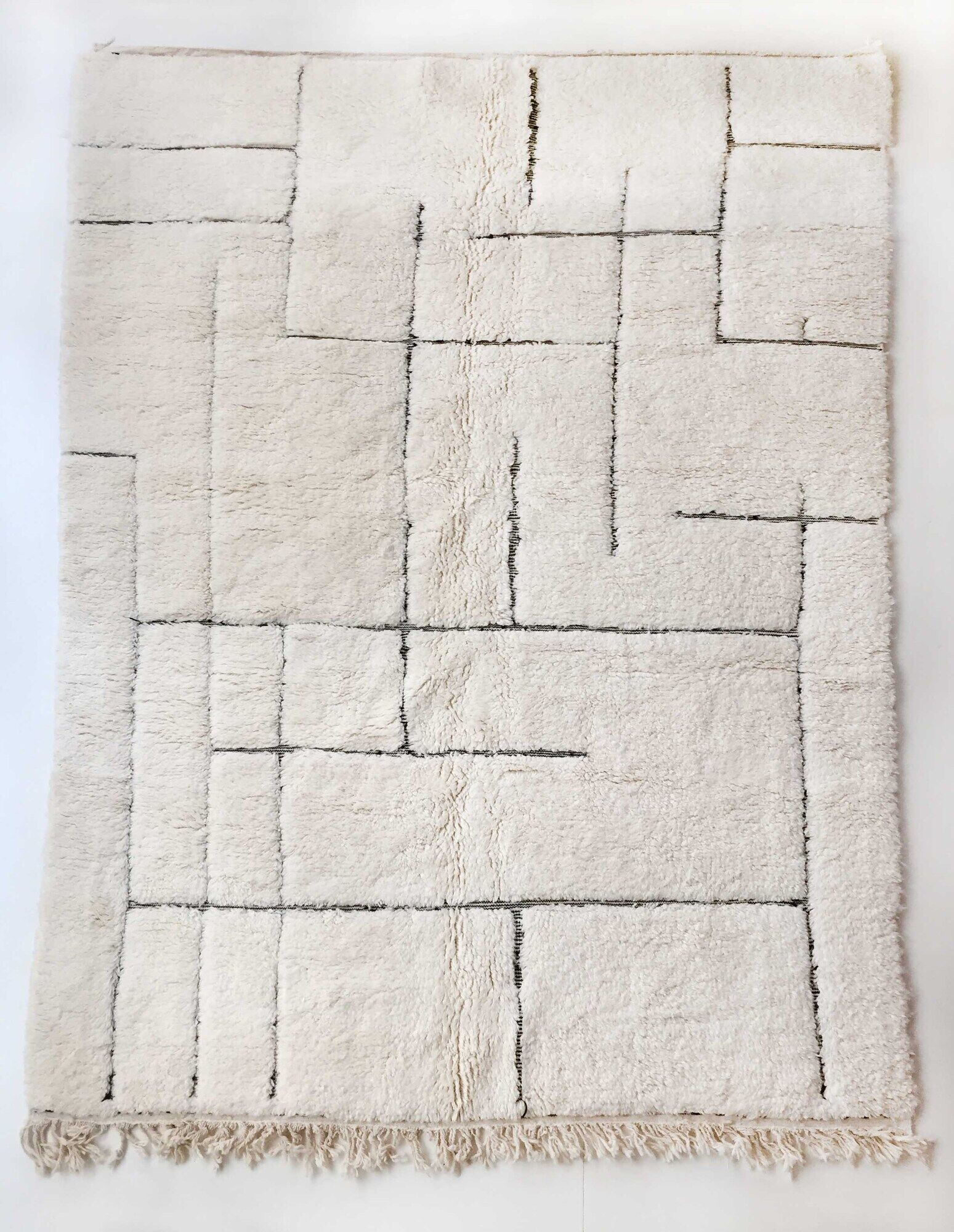 Moroccan Berber carpet Beni Ouarain ecru with black graphic patterns engraved 294x199cm