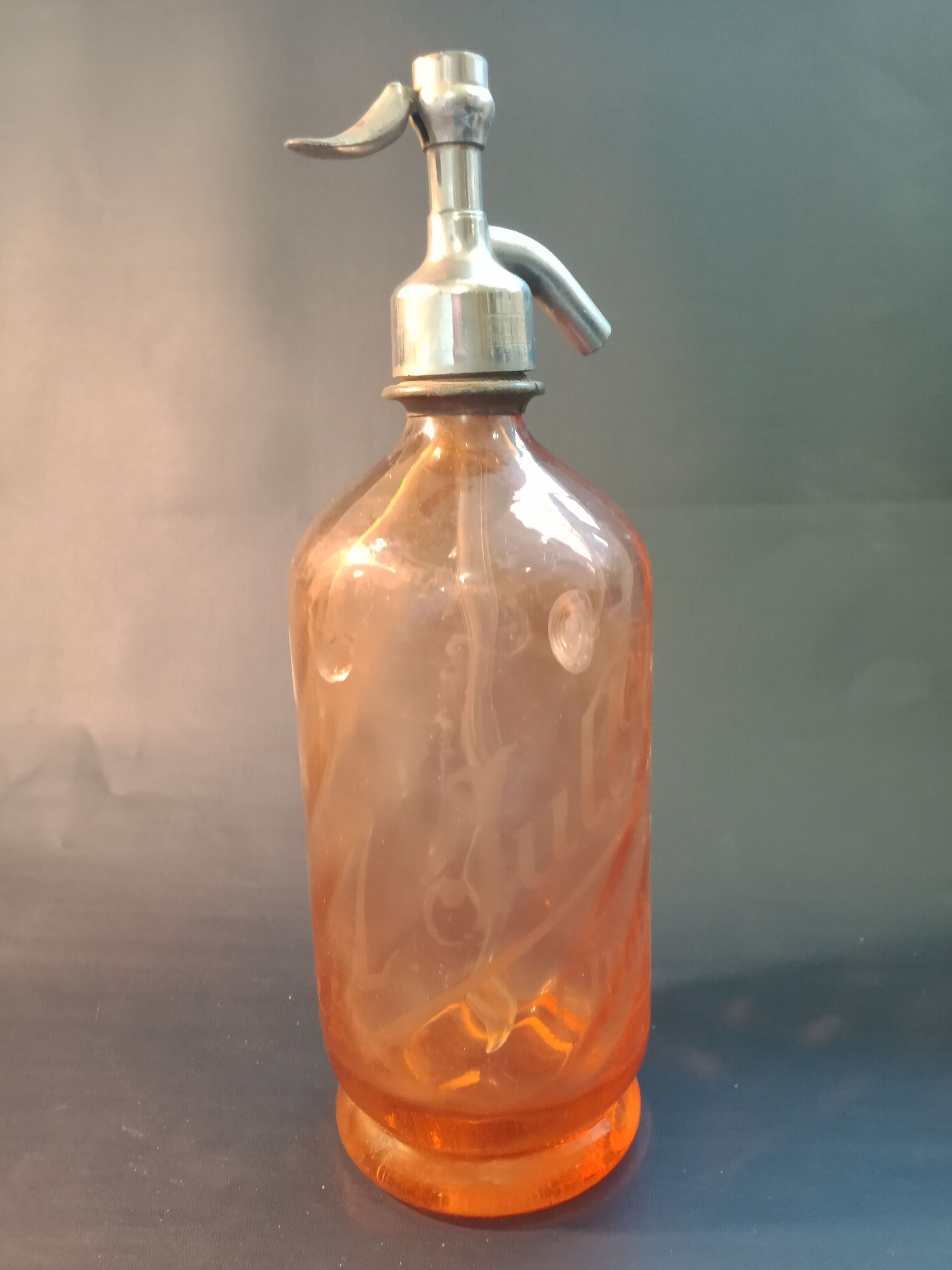 A.Julien Orleans twisted pink glass siphon