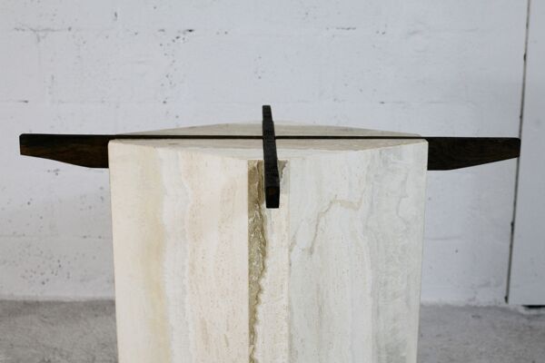 Table de séjour, piètement en pierre et plateau elliptique en verre fumé, Italie, 1970