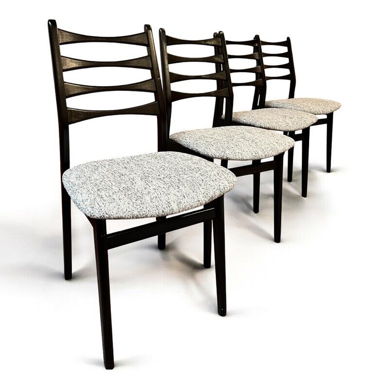 Série de 4 chaises en bois laqué noir, 1960