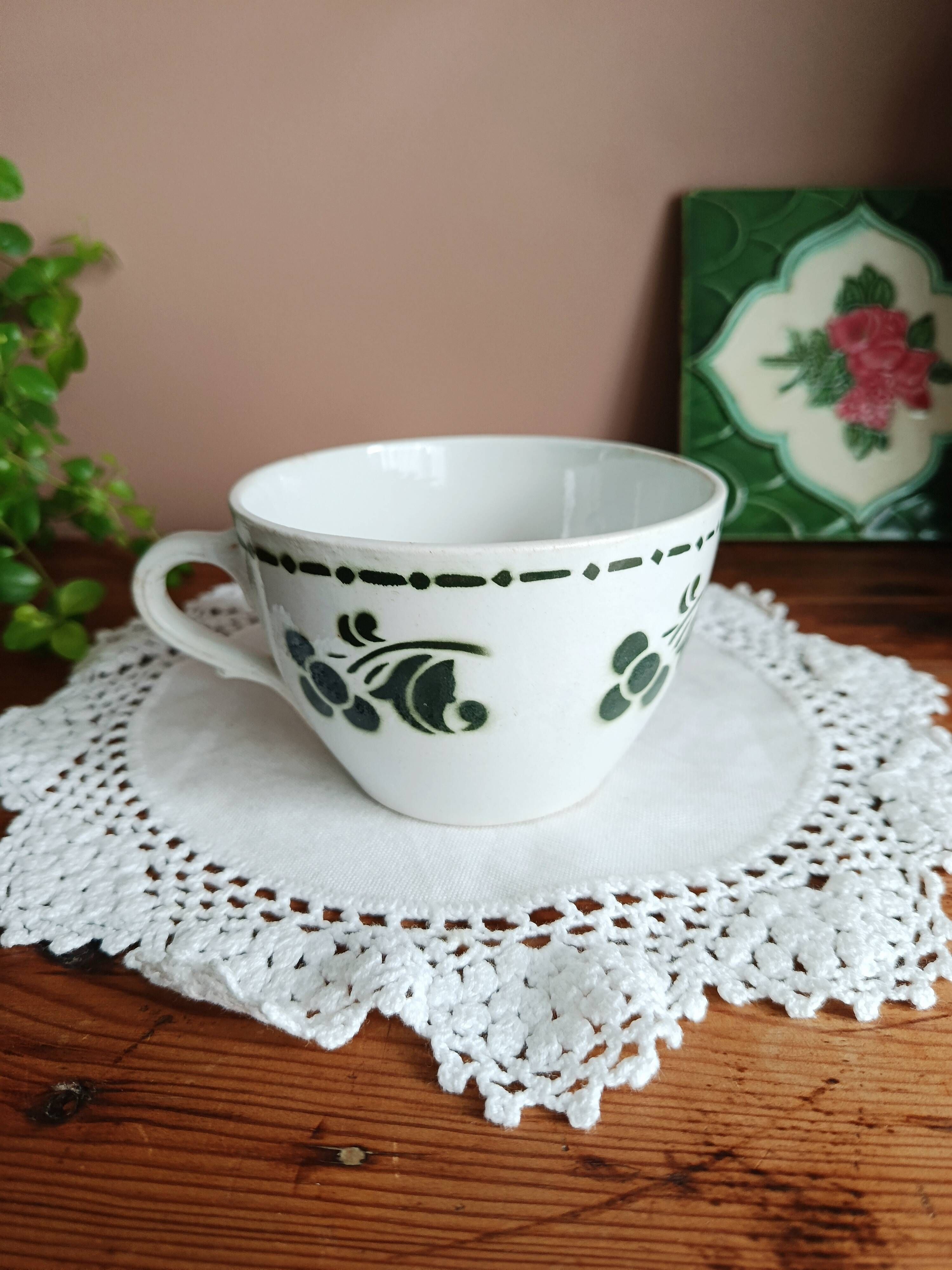 Grande tasse à chocolat Badonviller, cerisette