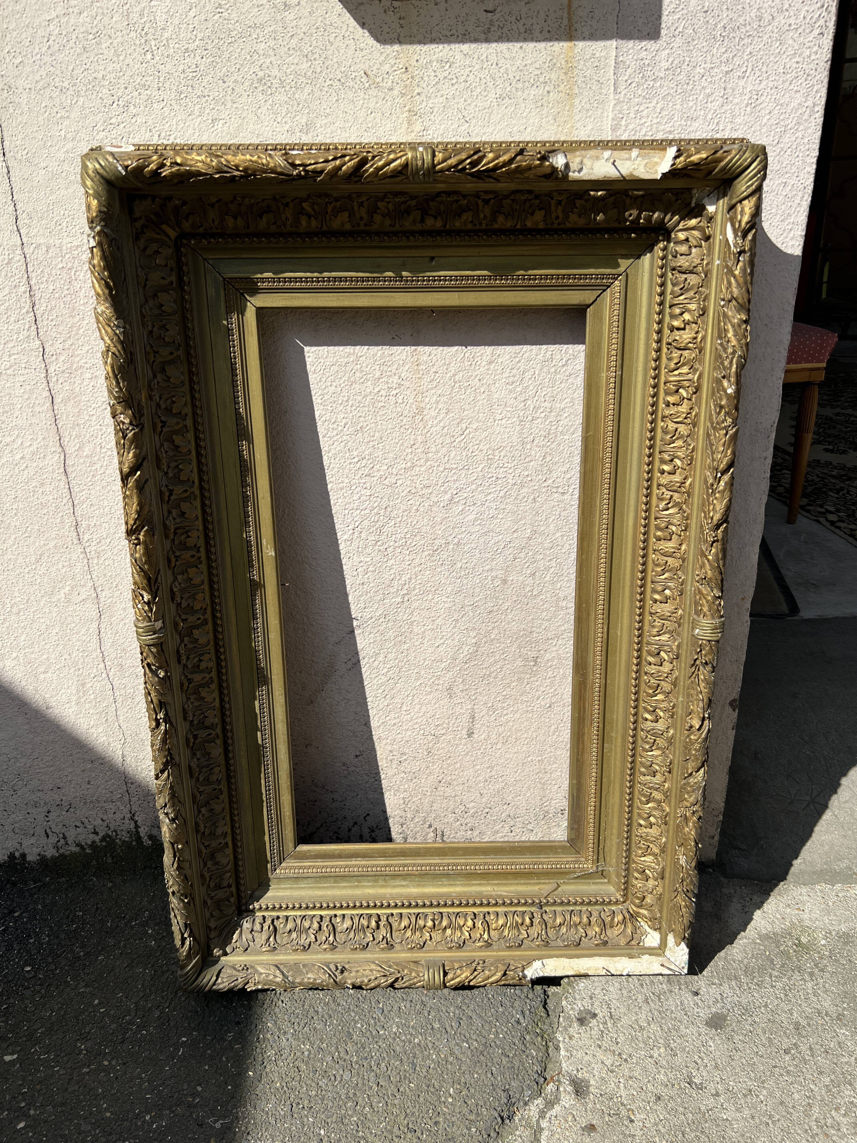 Solid wood frame and plaster molding