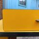Table en formica jaune vif années 70