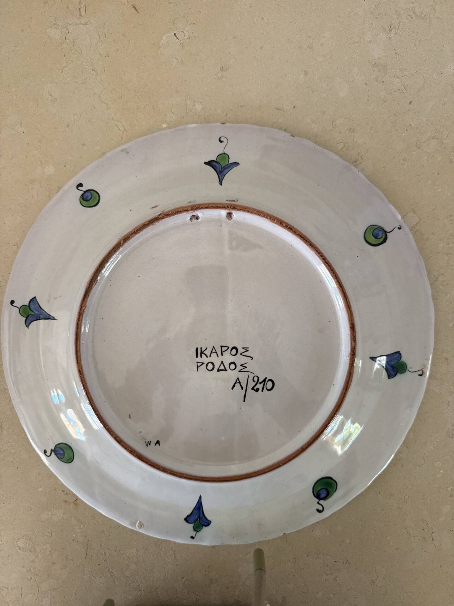 Grand plat en céramique grecque ikaros rhodes – peint à la main – 35 c