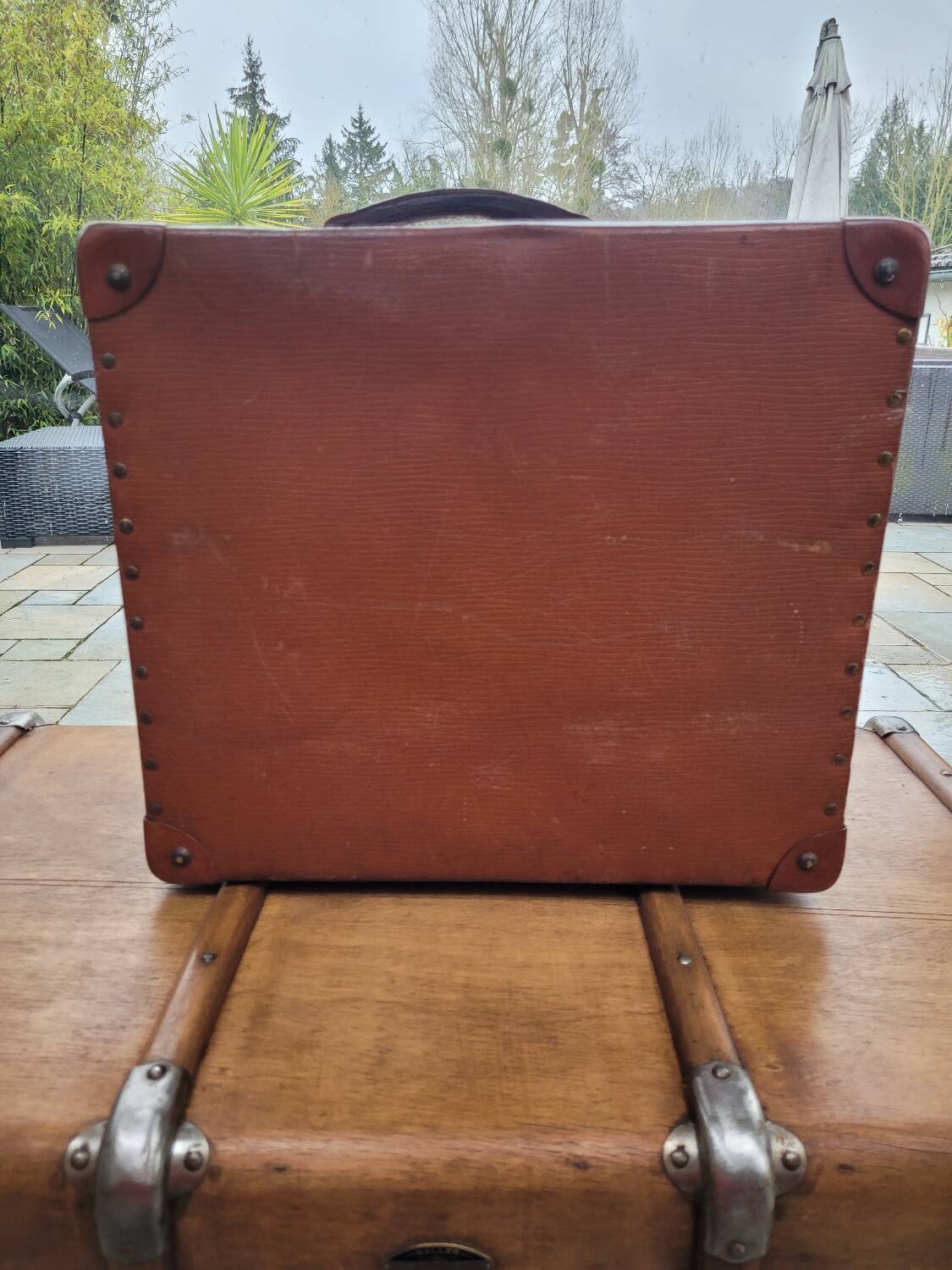 Small hat box