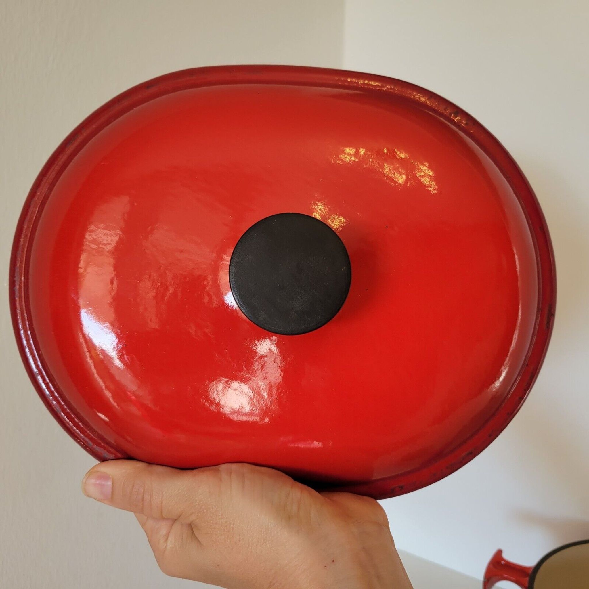 Oval casserole in red enamelled cast iron Enzo Mari La Mama 25