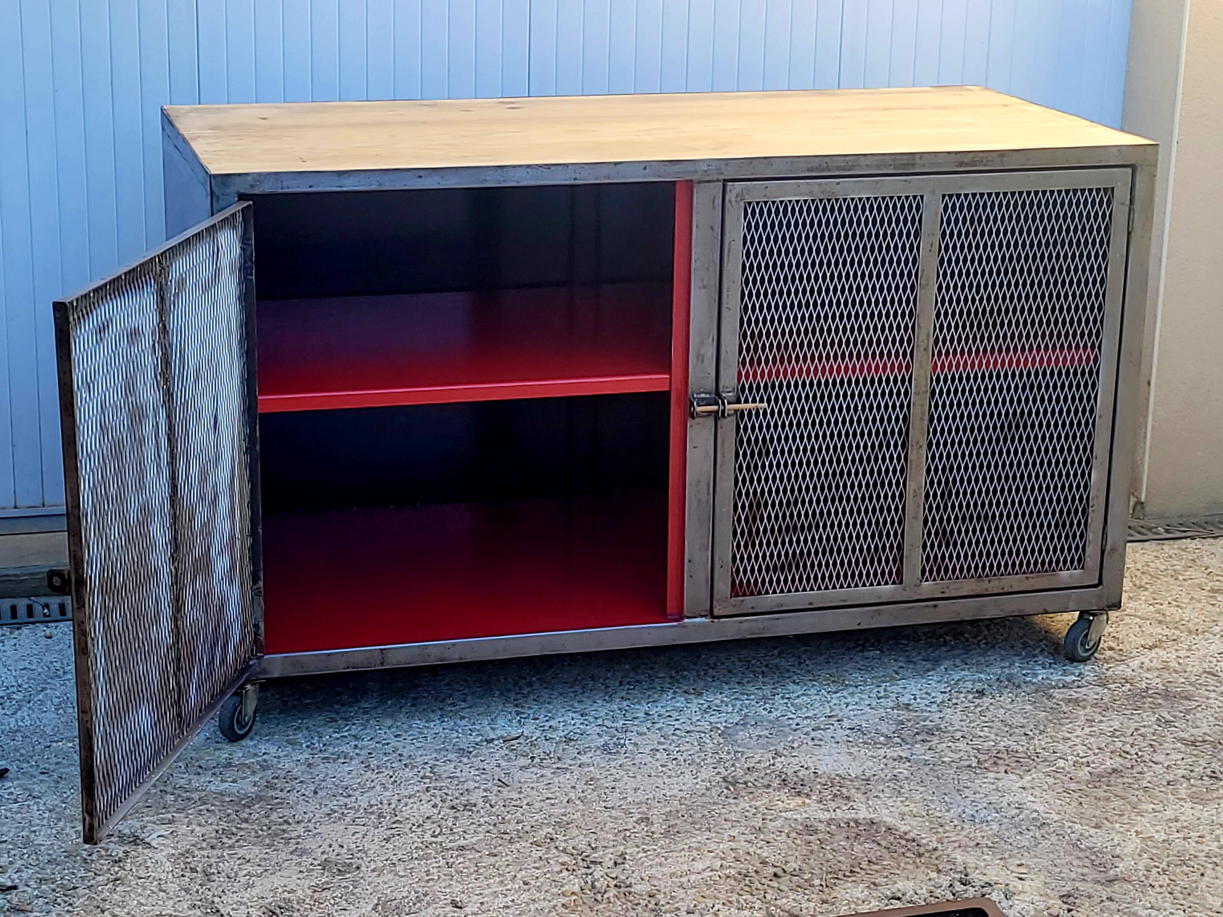 Ancien meuble de métier en métal