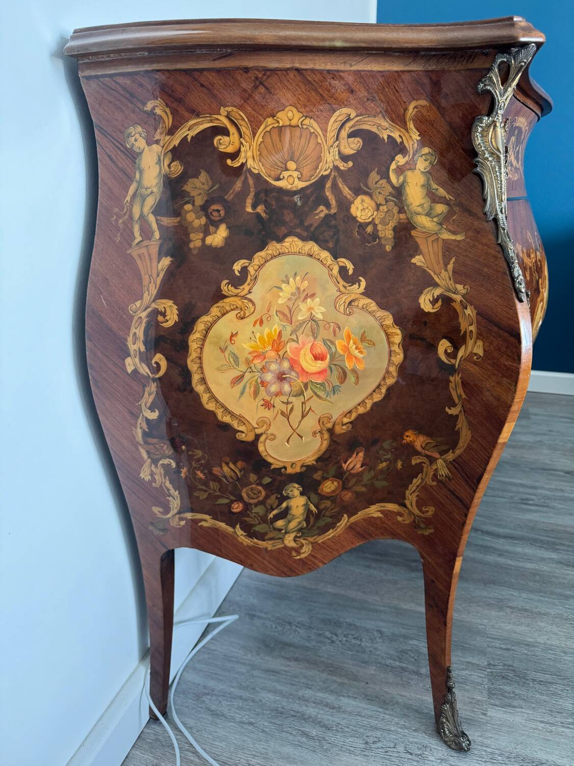 Commode style Louis XV
