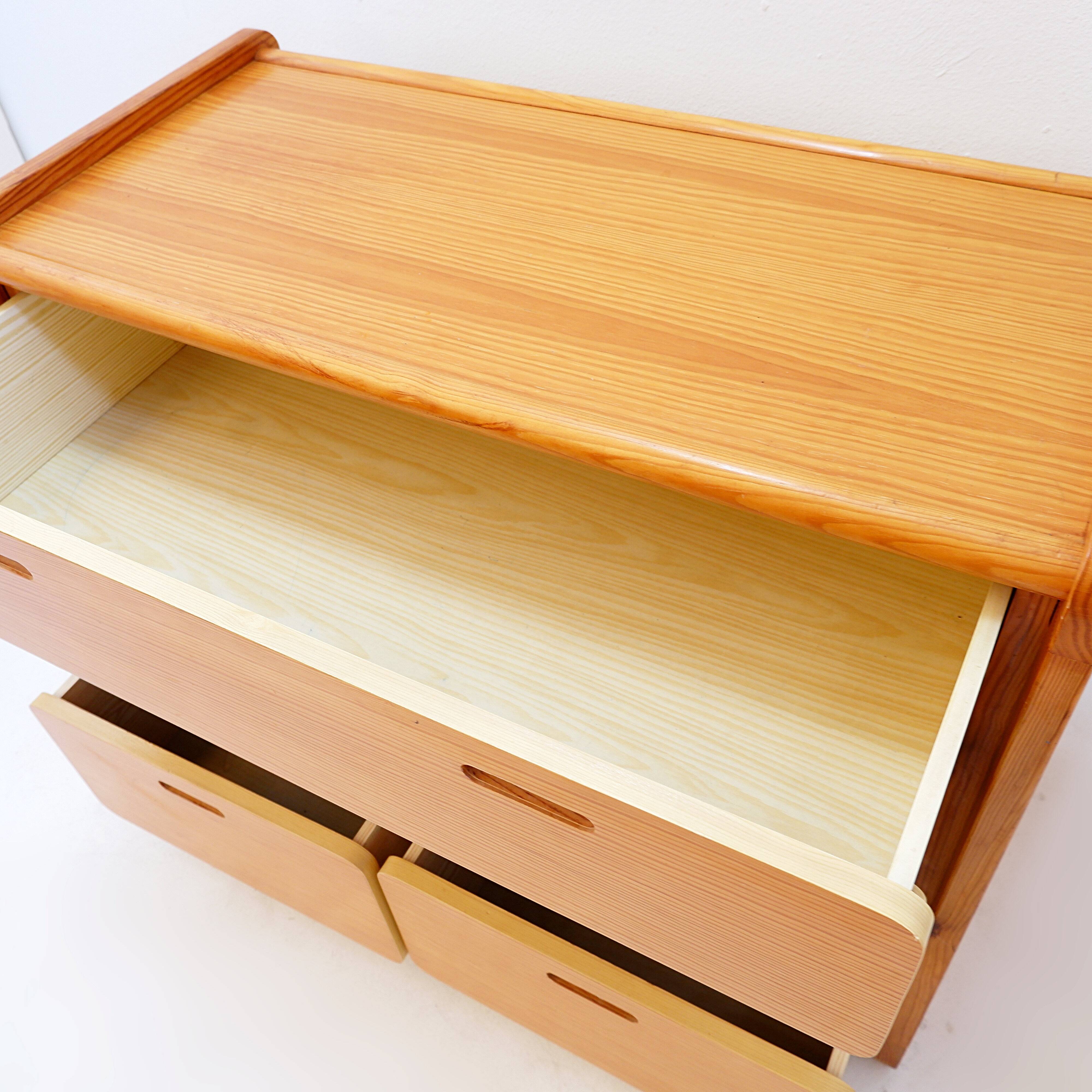 Vintage pine chest of drawers from the 1980s