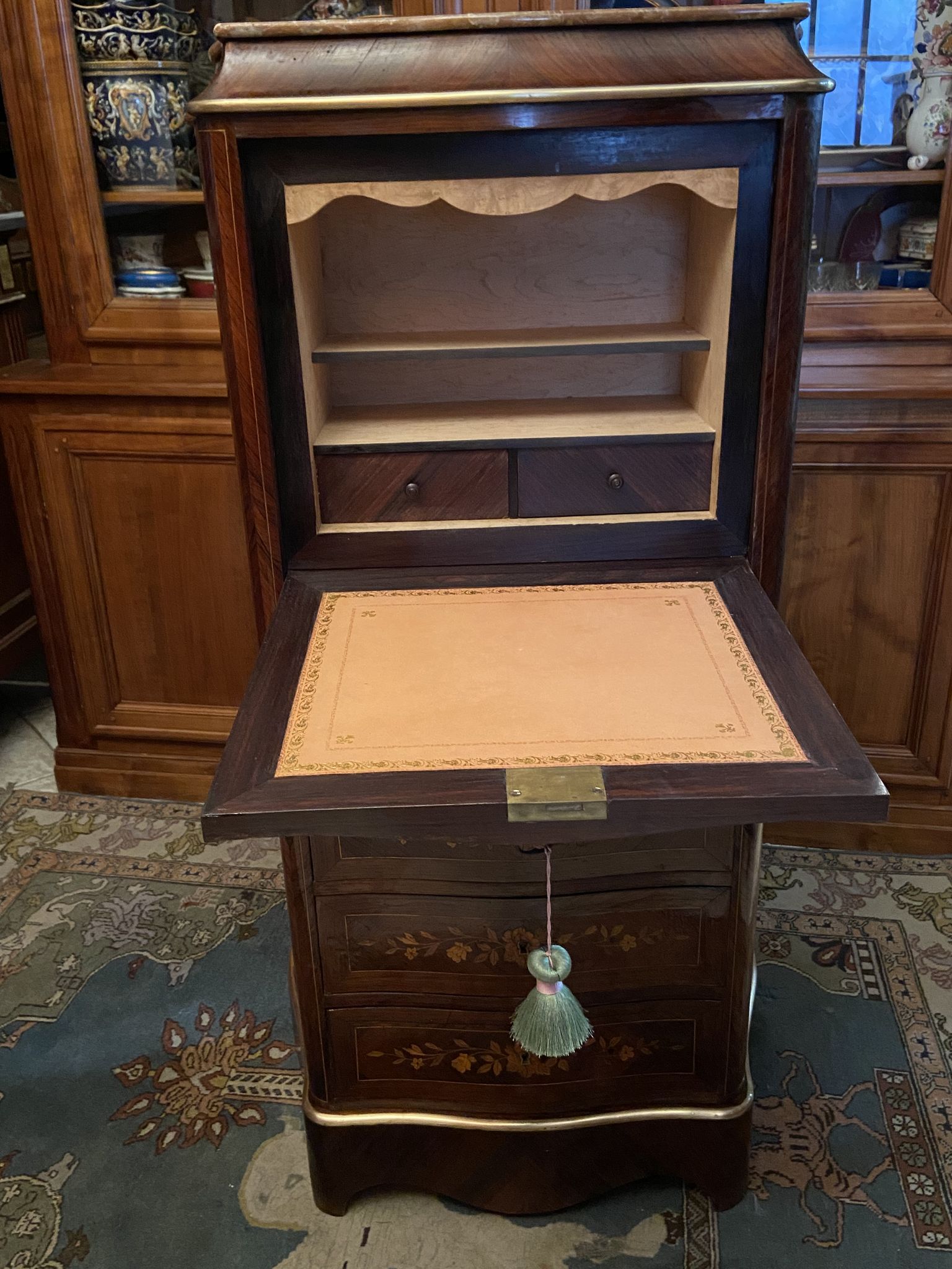 Lady secretary Louis XV style