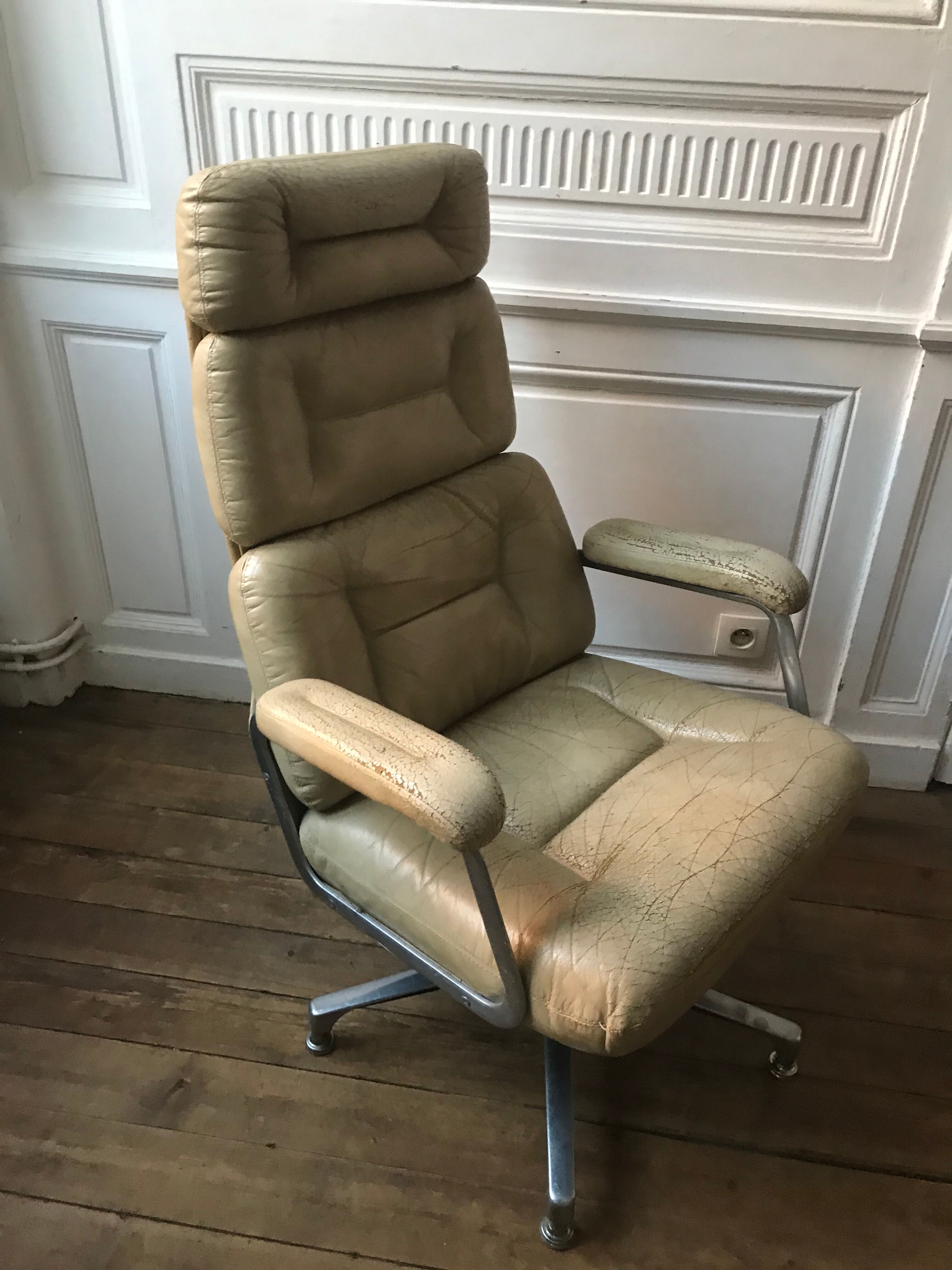 Leather armchair 70's