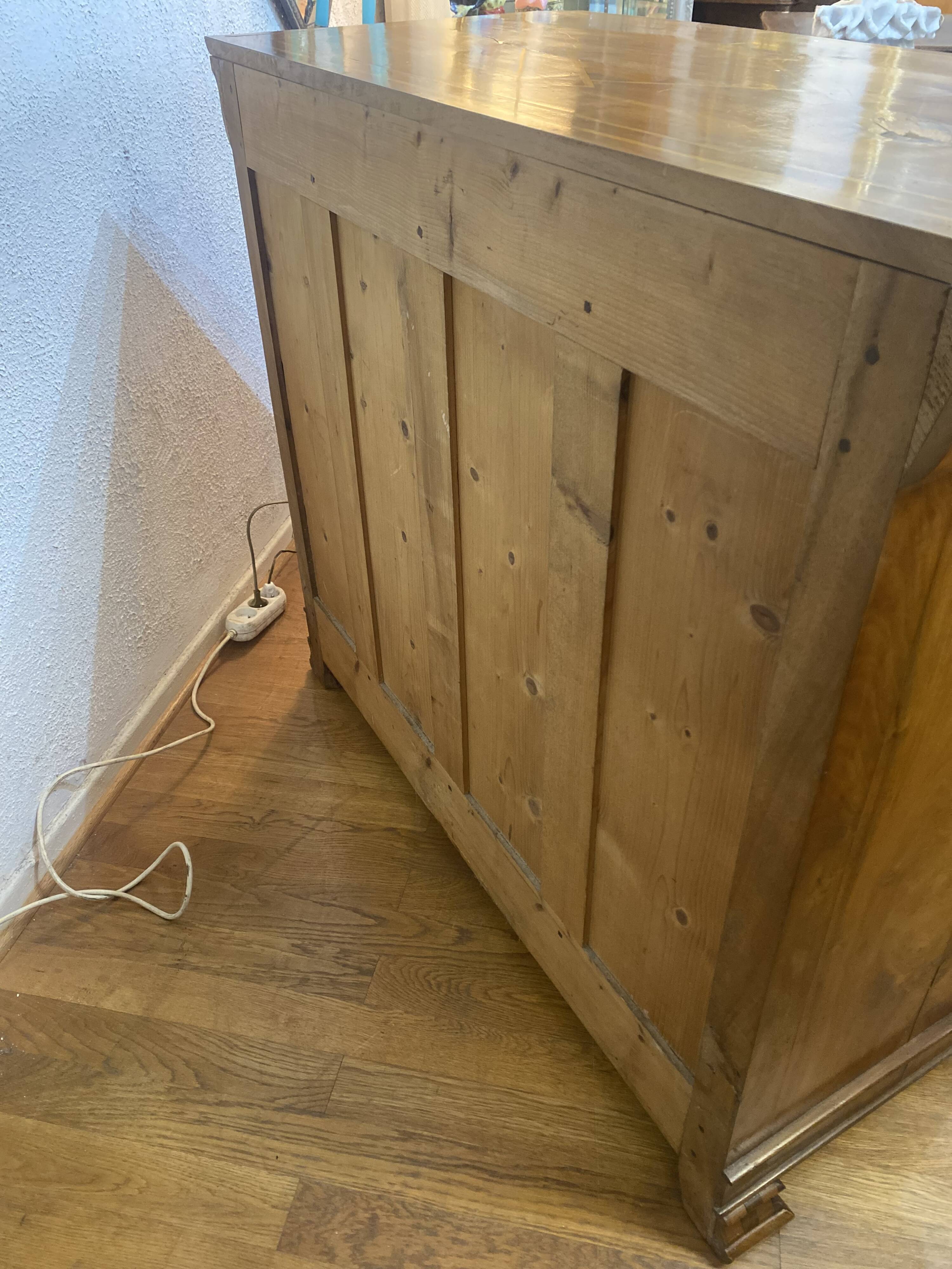 Louis Philippe chest of drawers in cherry wood