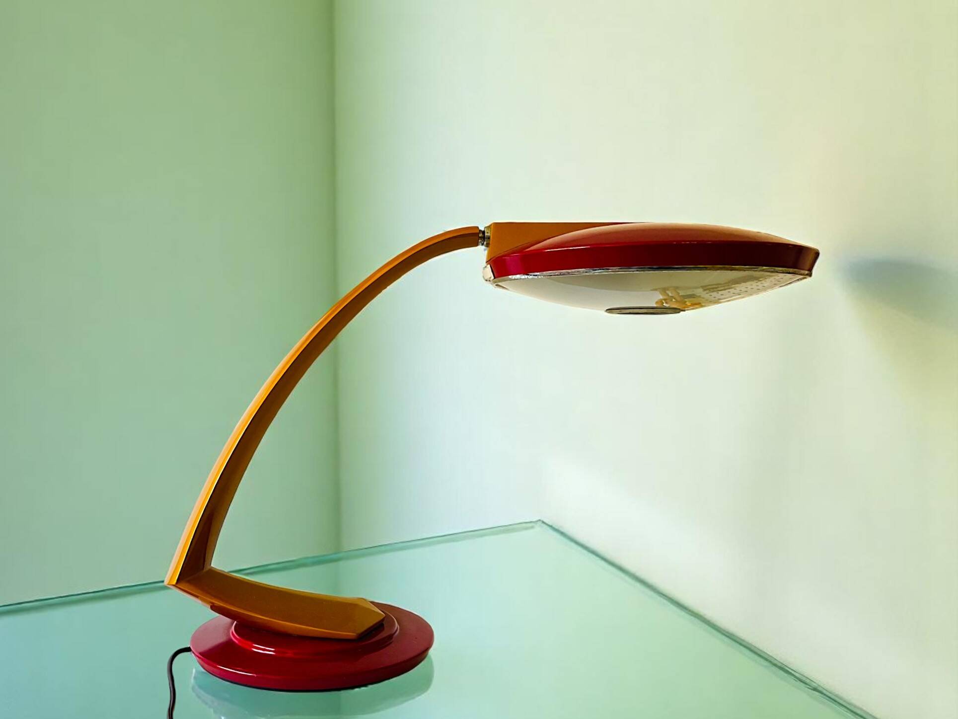 Red desk lamp Boomerang 2000 by Fase