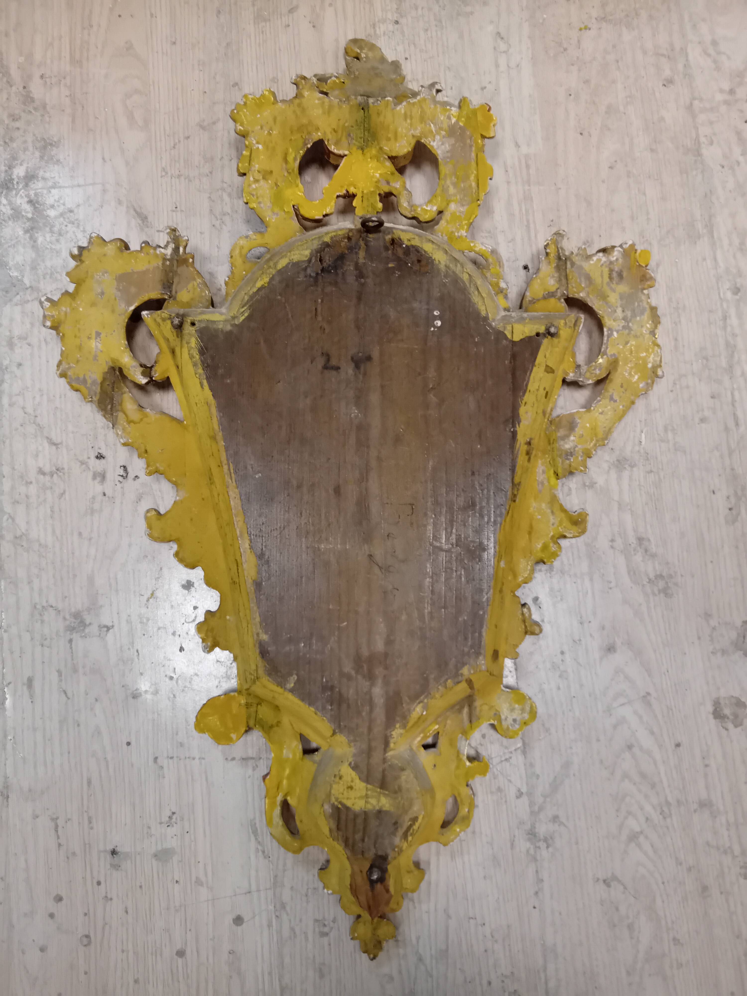 Antique baroque gilded mirror in carved wood, 18th century