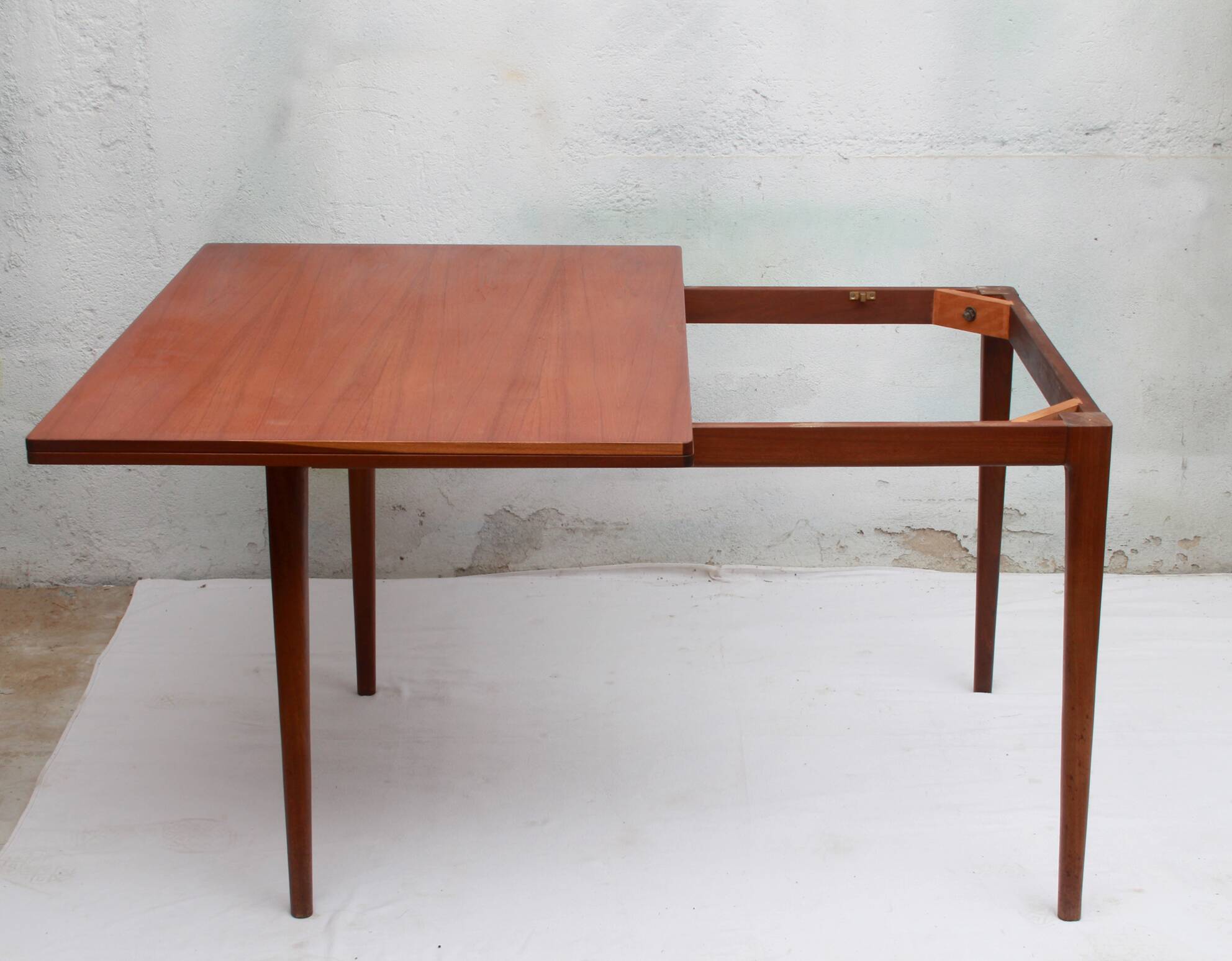 1960s dining table in teak