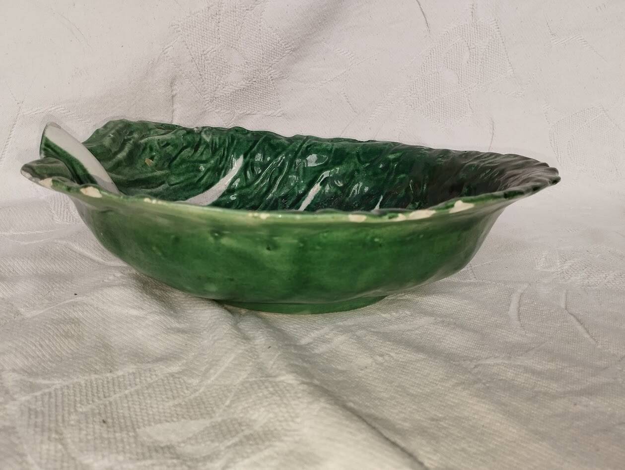 Large cabbage leaf plate Gerber – French barbotine – decorative piece