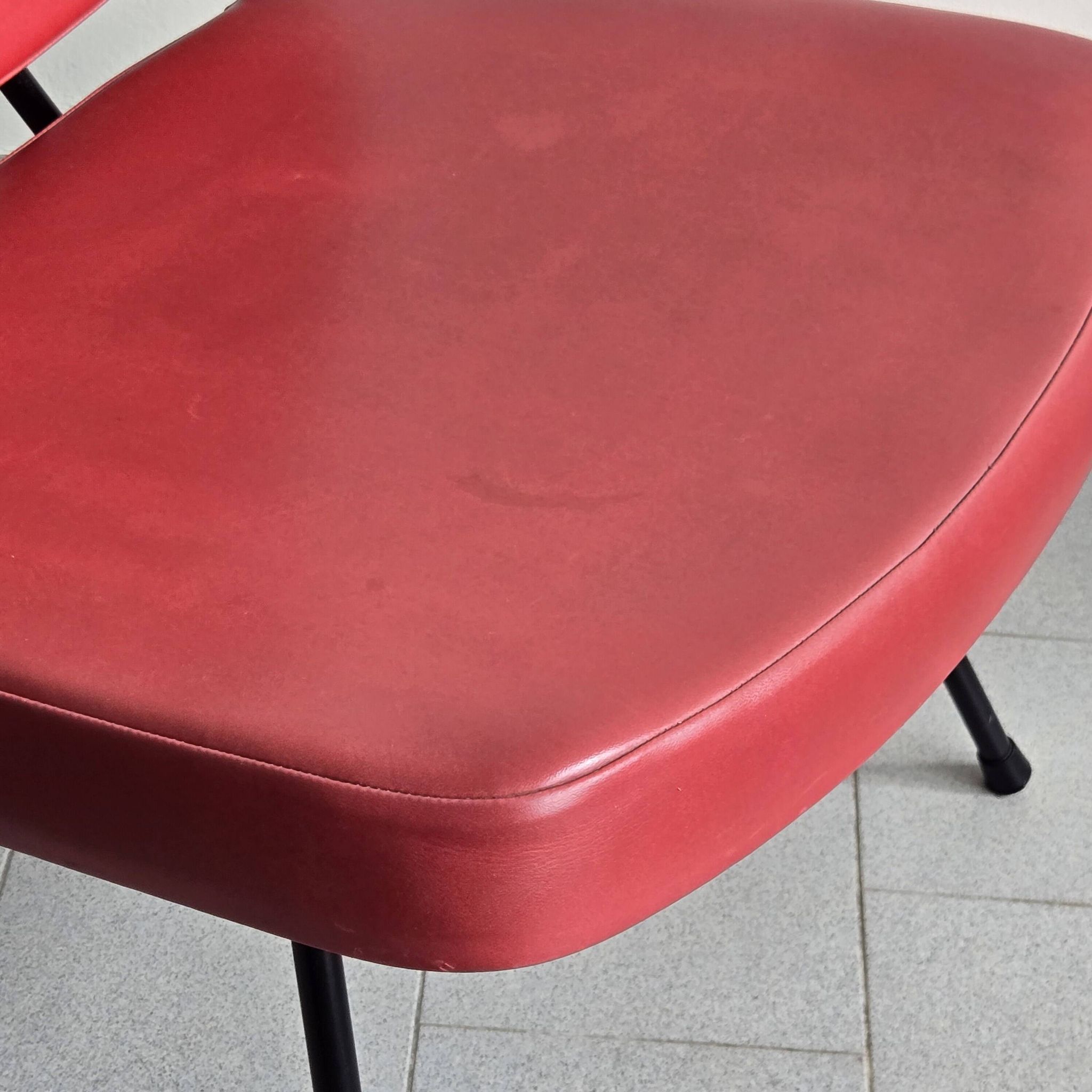 Chauffeuse CM190 de Pierre paulin pour Thonet 1950