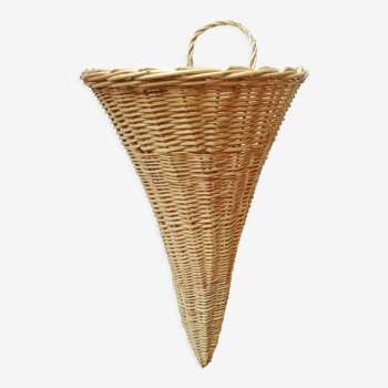 Braided wicker cornucopia basket