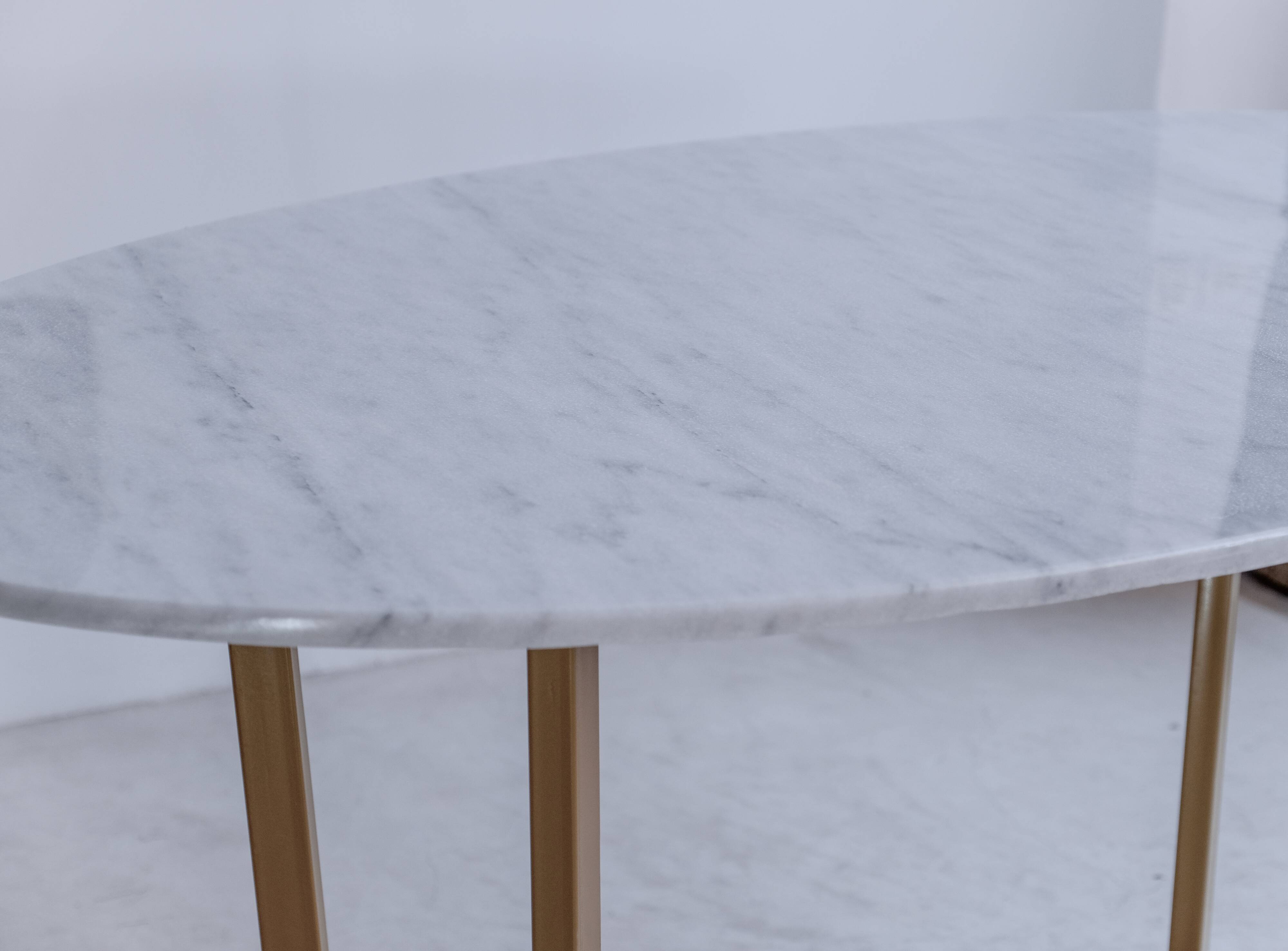 Oval dining table in white Ibiza marble