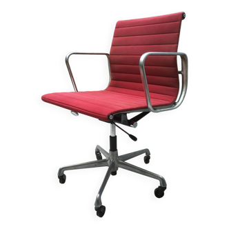 EA 1117 Eames office chair