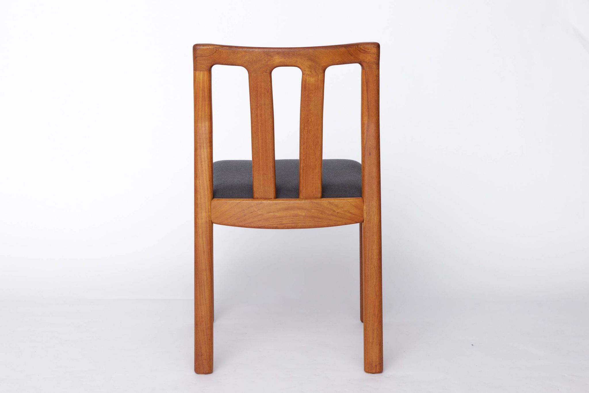 Set of 4 Teak Dining Chairs by Dyrlund, 1960s Danish Mid-Century Modern