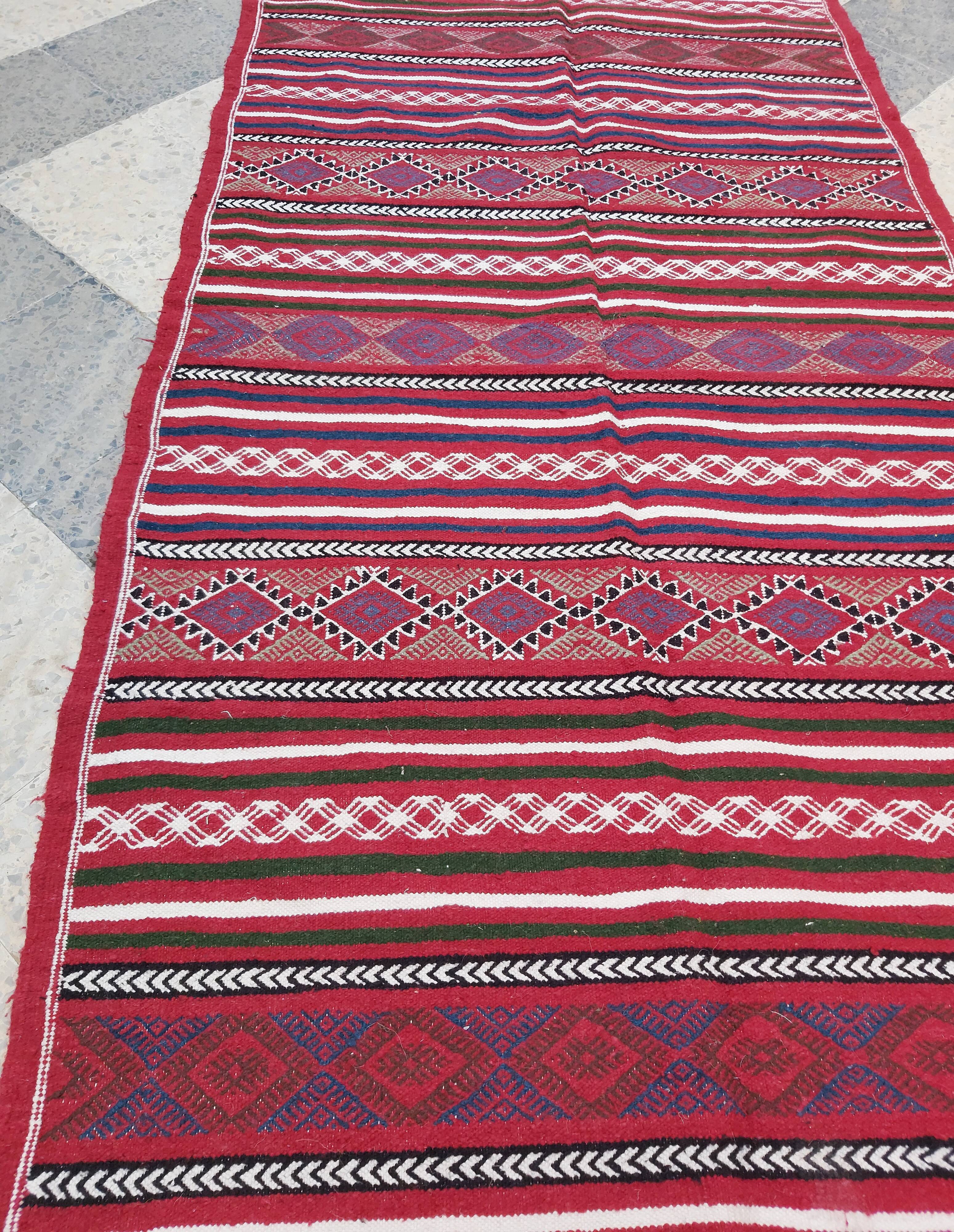 Traditional handmade red carpet   100x190cm