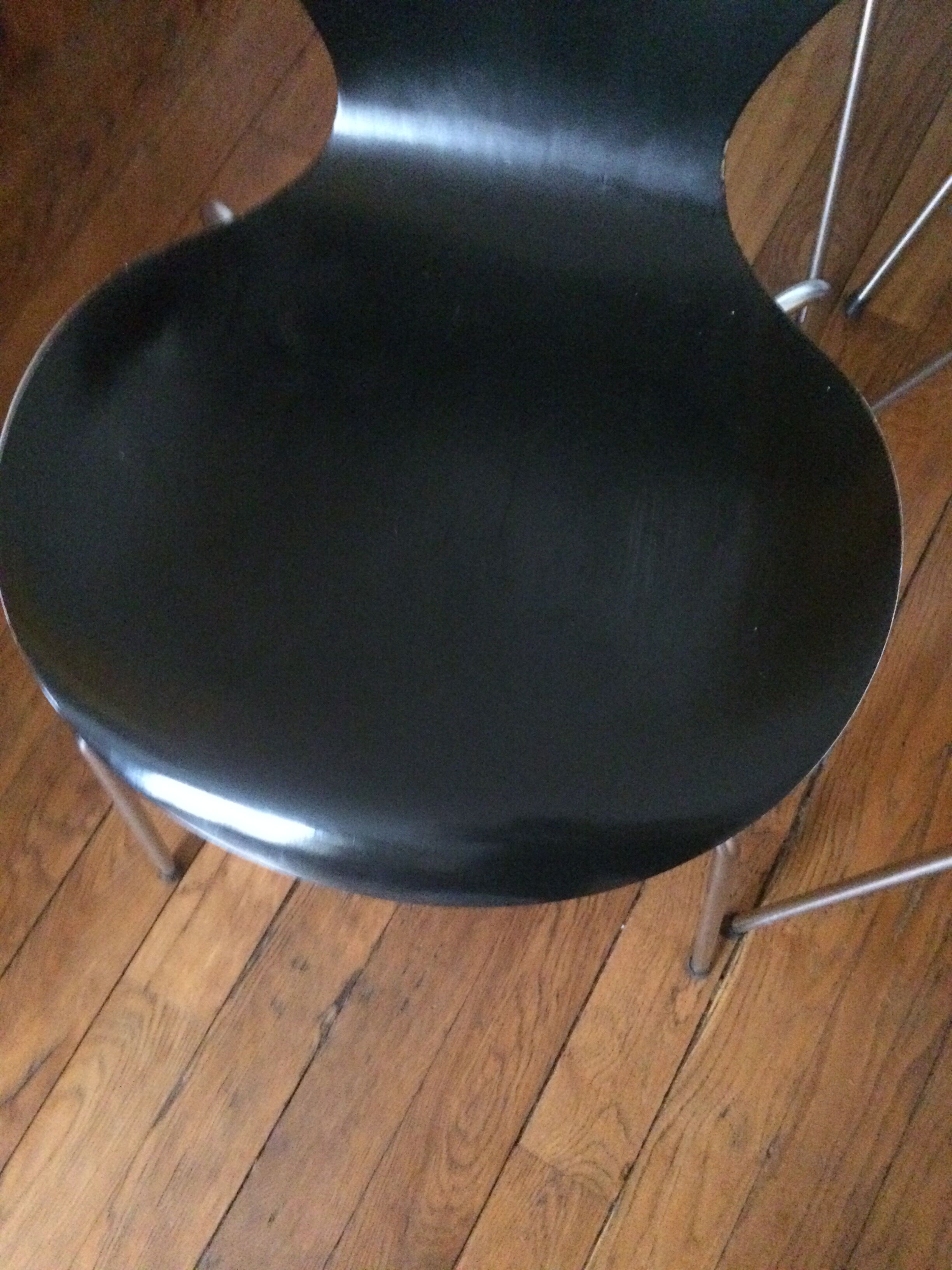 4 series 7 chairs by Jacobsen