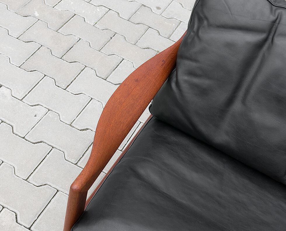 Sofa and armchairs designed by Illum Wikkelso