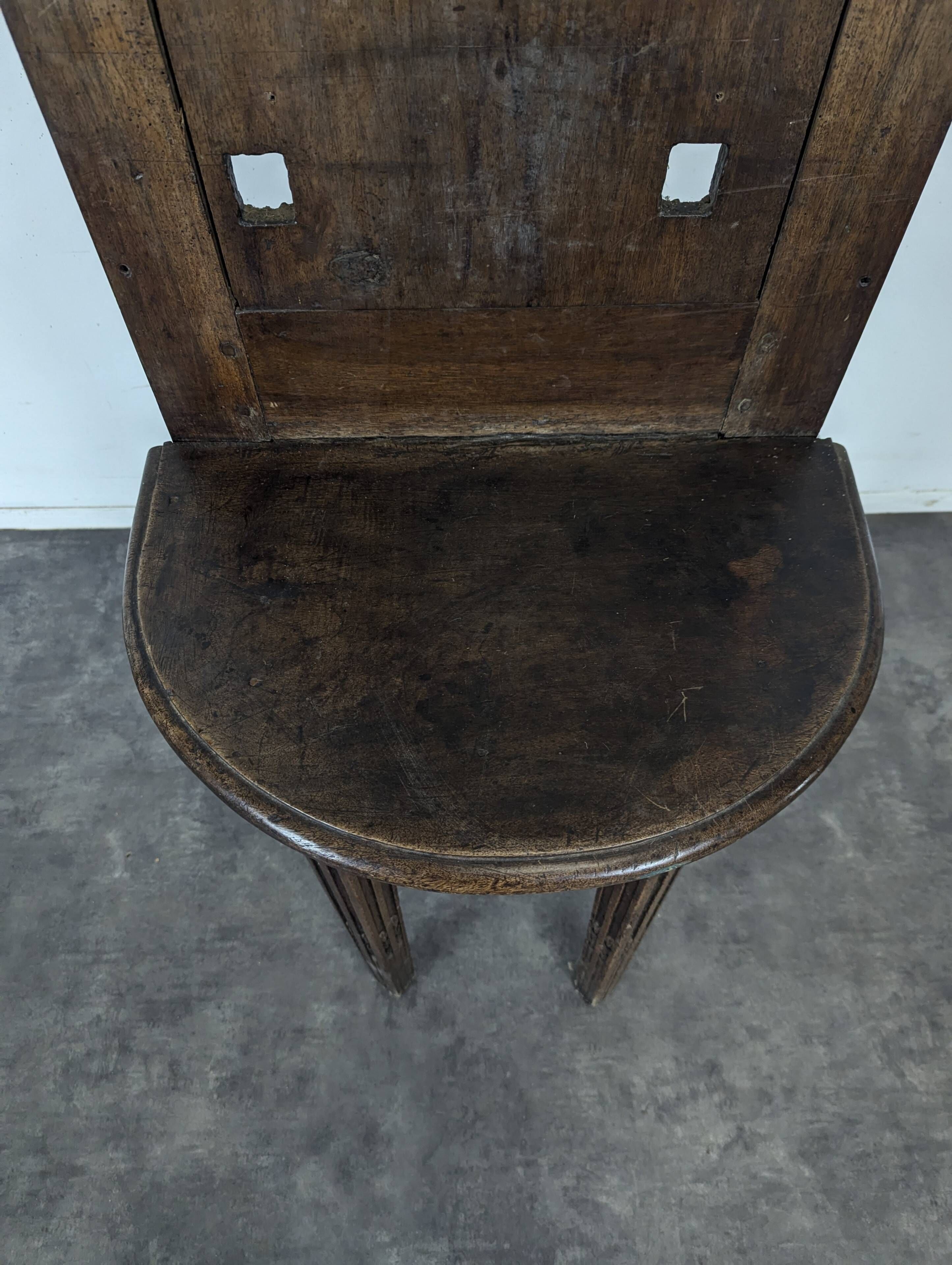 Louis XVI walnut fountain support