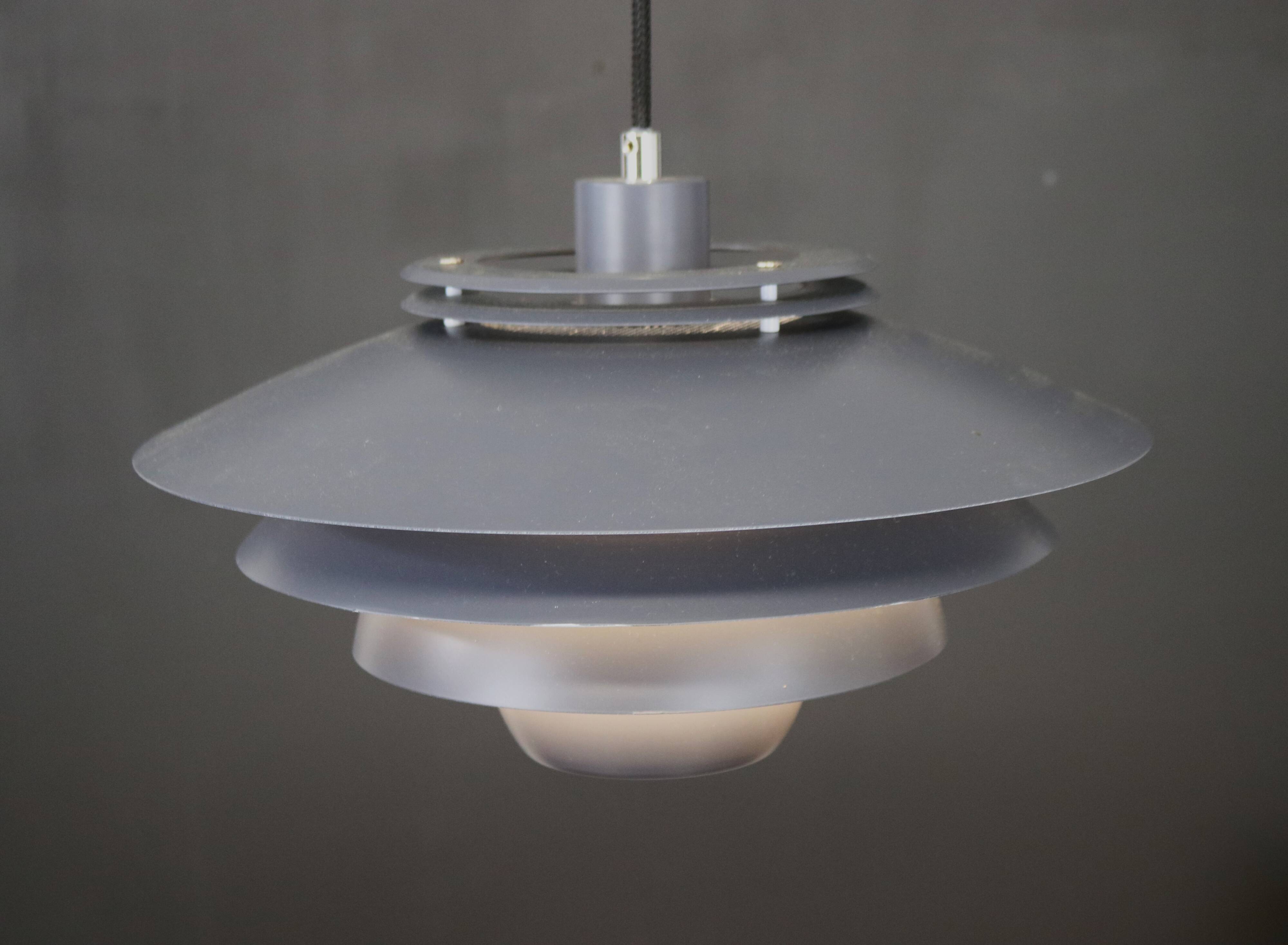 Beautiful antracite black Nordic pendant lamp