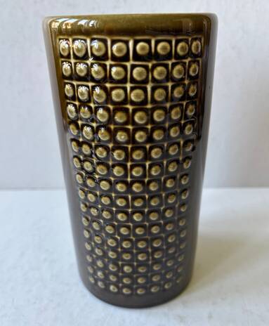 Vase "Kub 6" in olive green ceramic by Gunnar Nylund for Rörstrand, year