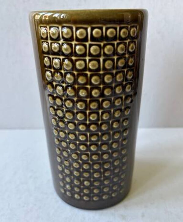 Vase ''Kub 6'' en céramique vert olive par Gunnar Nylund pour Rörstrand, anné
