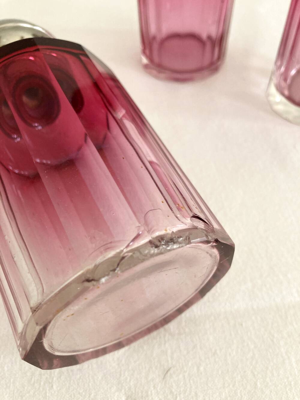 Set / Toiletries / Pink crystal bottles, 1920s