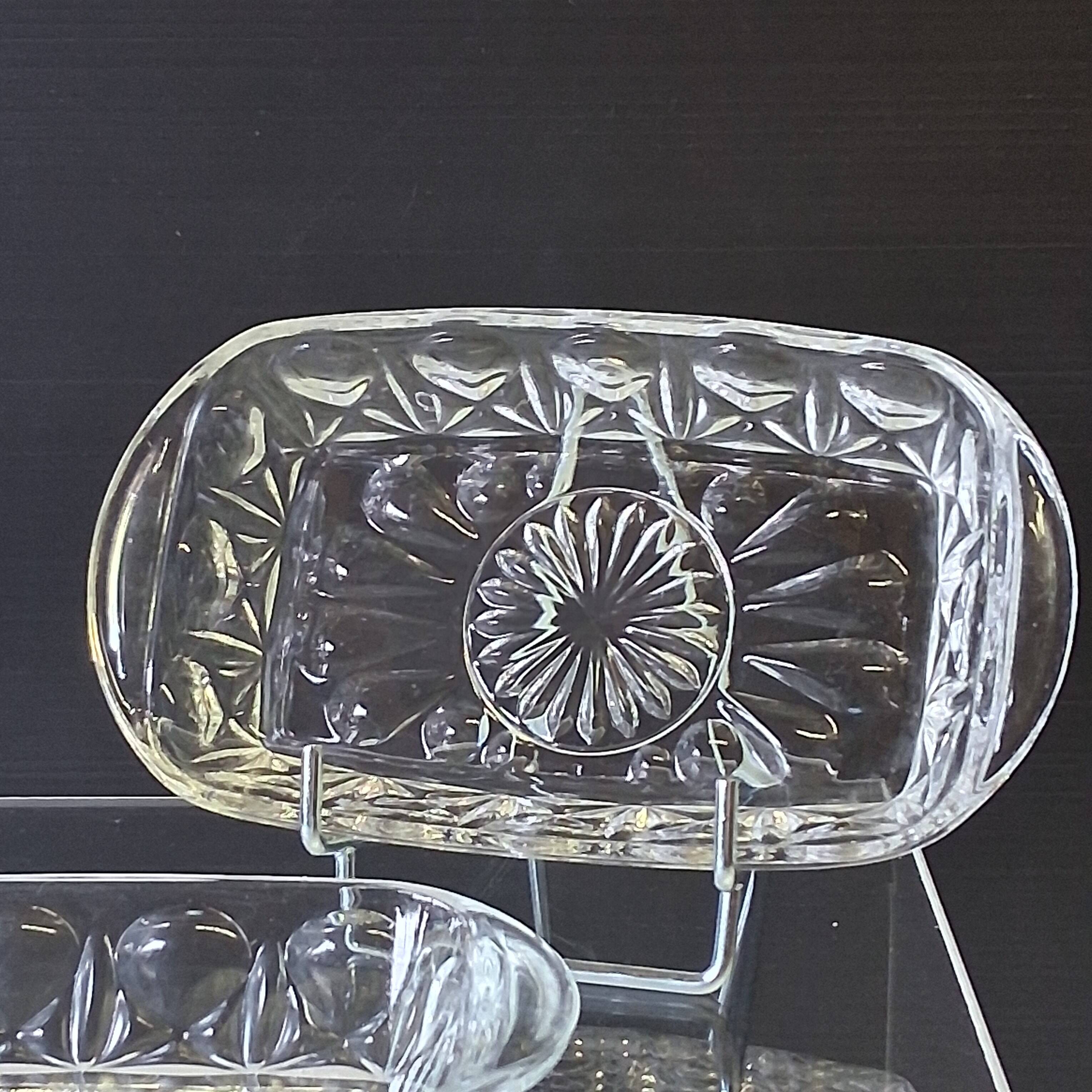 2 transparent glass ramekins with handles in very good condition.