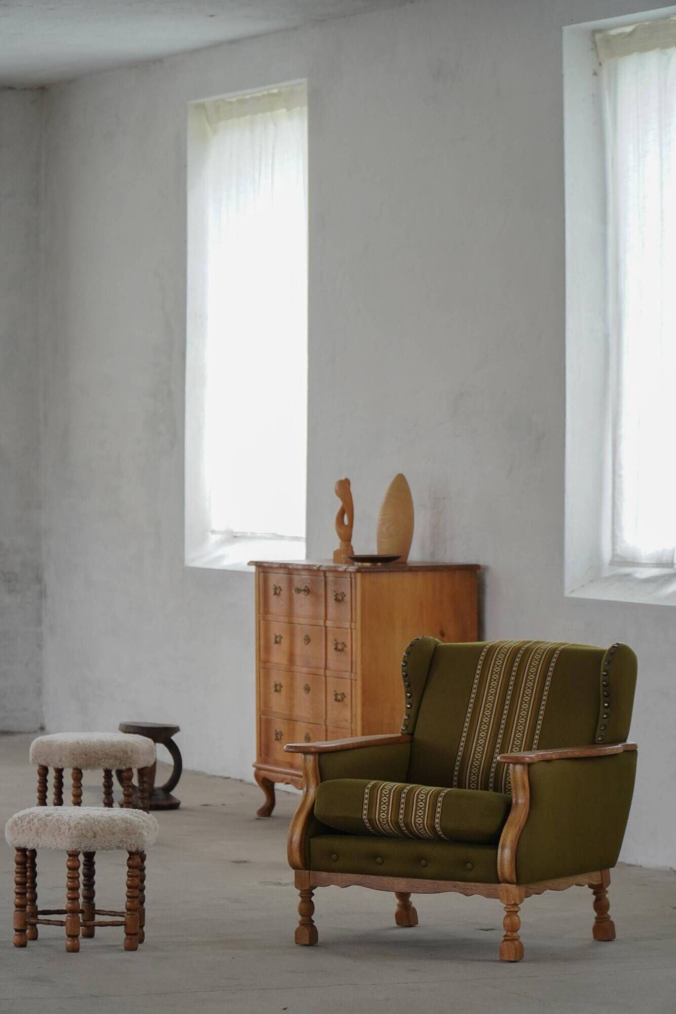 Danish "Mid-Century Modern" style, pair of oak armchairs, Henning Kjærnulf, 1960s.