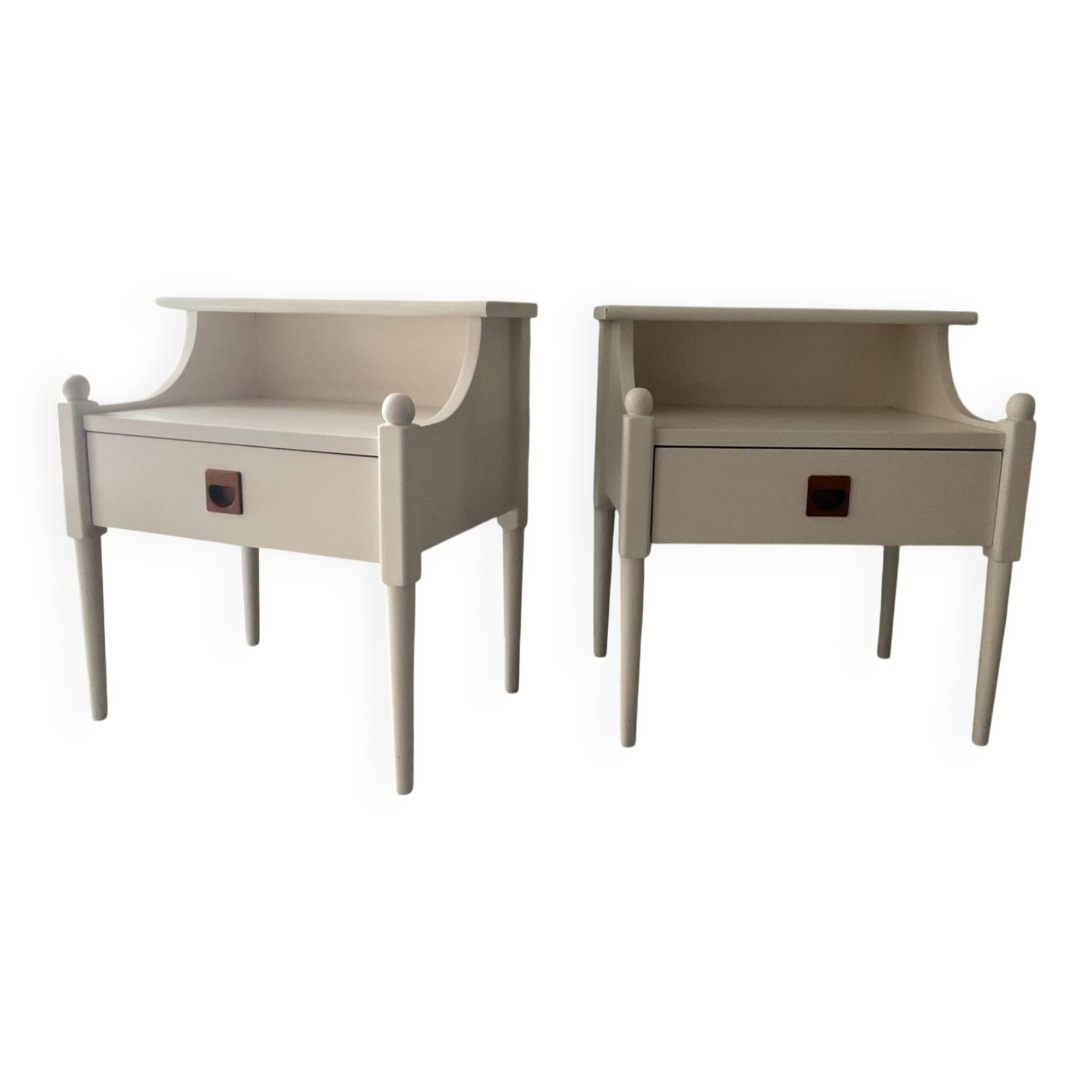 Paire de chevets scandinaves en bois blanc