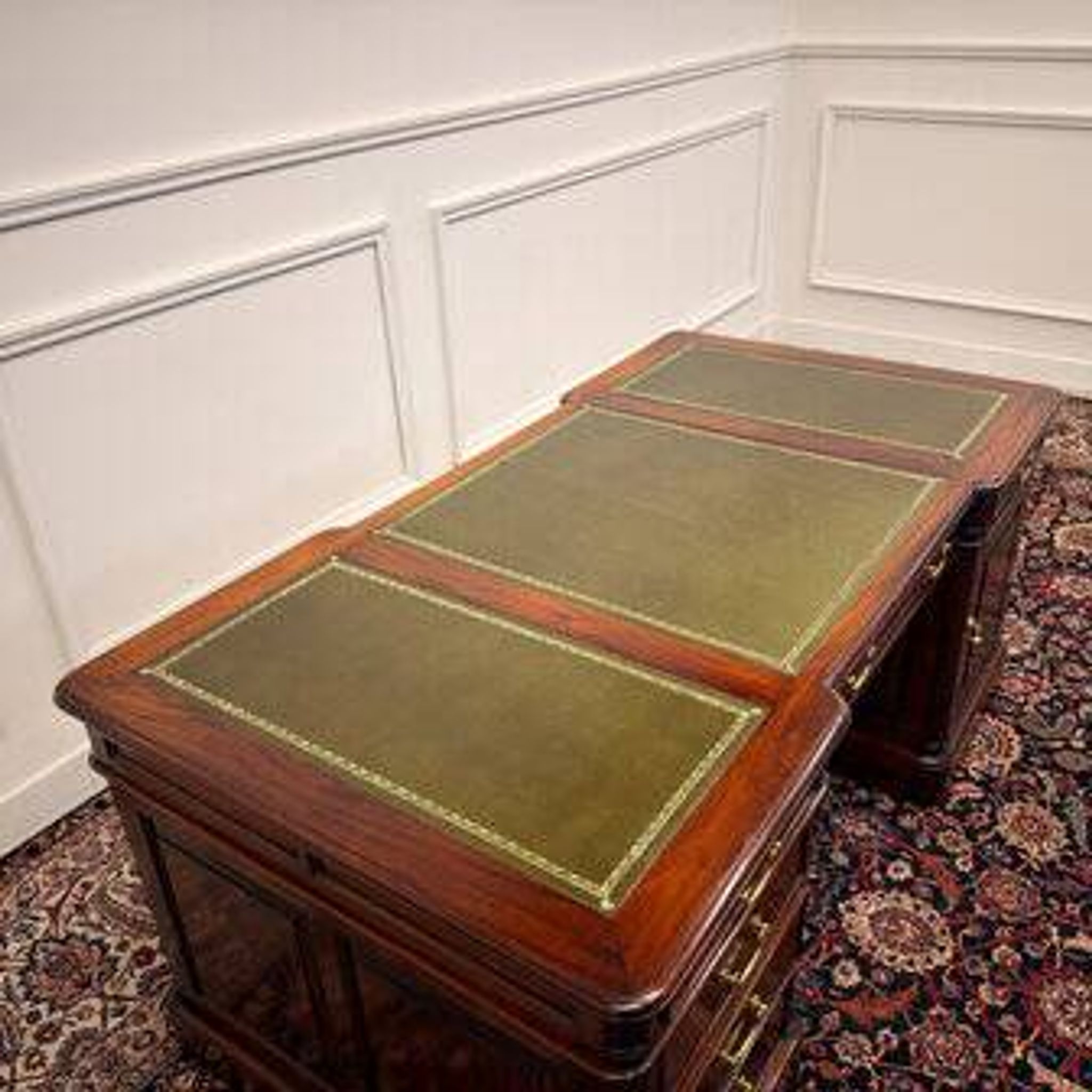 Bureau partenaire anglais classique en cuir vert