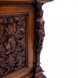 Commode sculptée, France, vers 1880.
