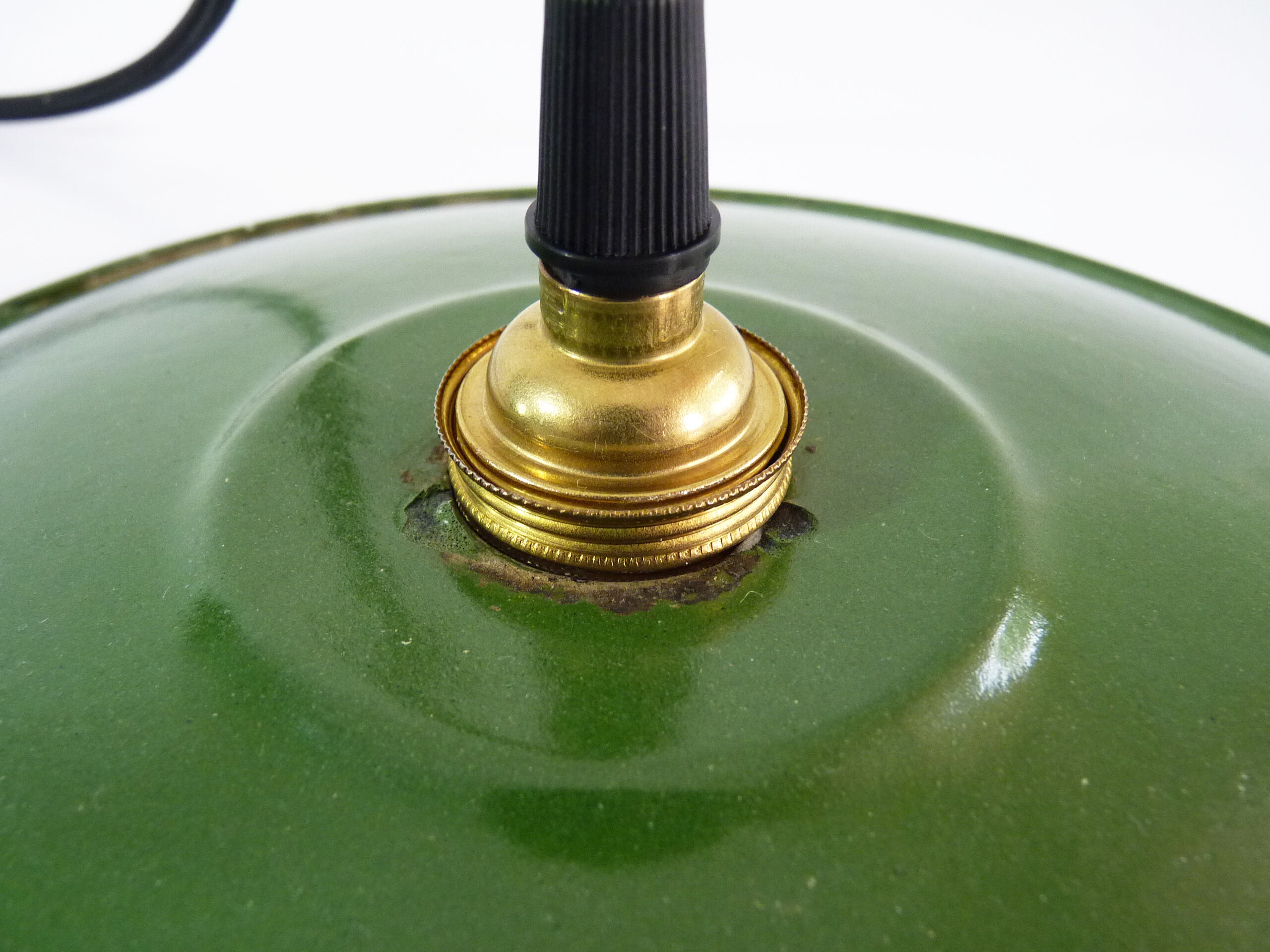 Suspension enamelled sheet plate old green plate, industrial. Year 50