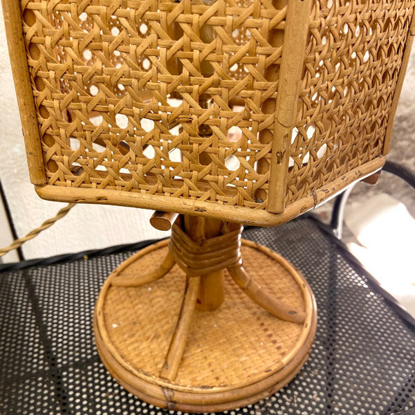 Rattan lamp