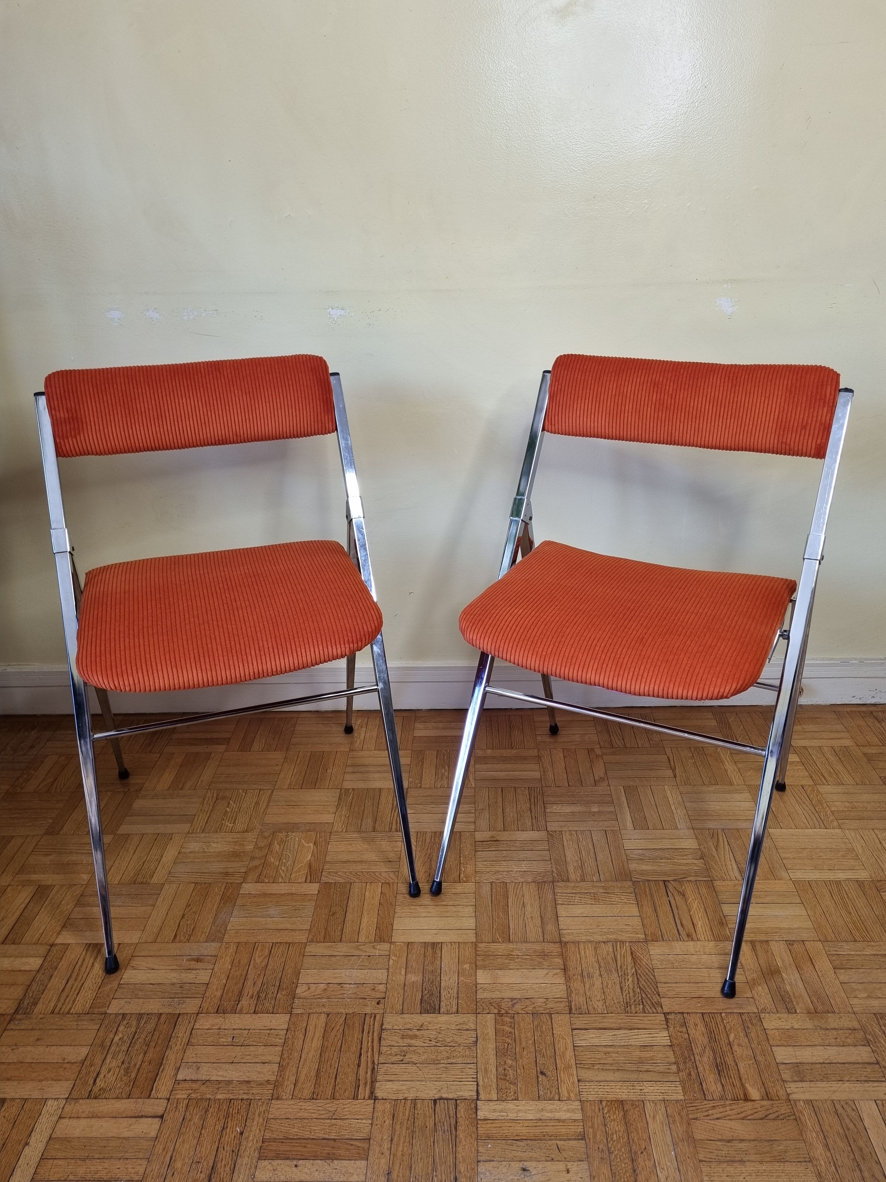 Pair of vintage folding chairs in chrome-plated steel, 70s, restored