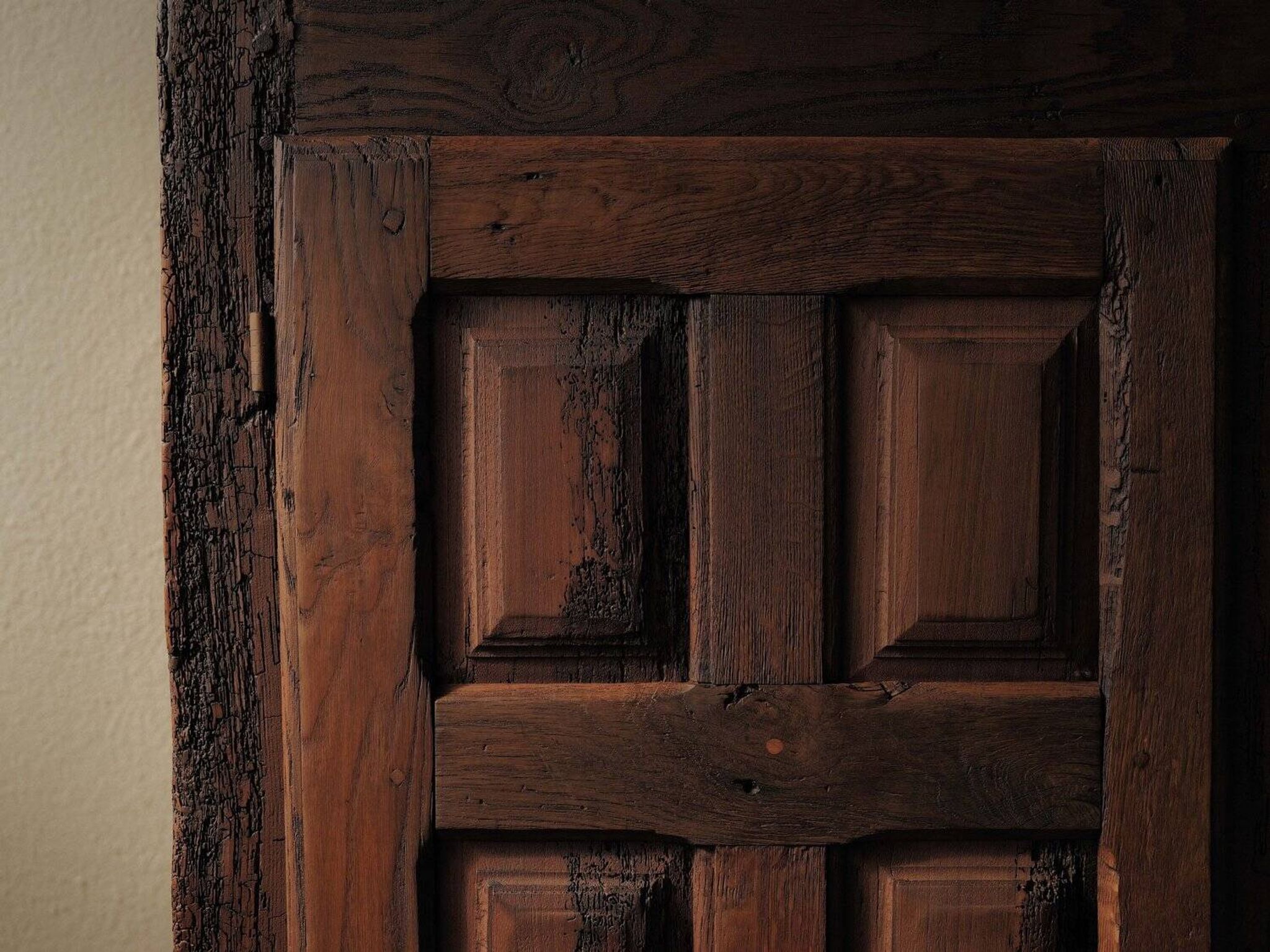 Meuble quatre portes en bois massif, XVIIIᵉ siècle