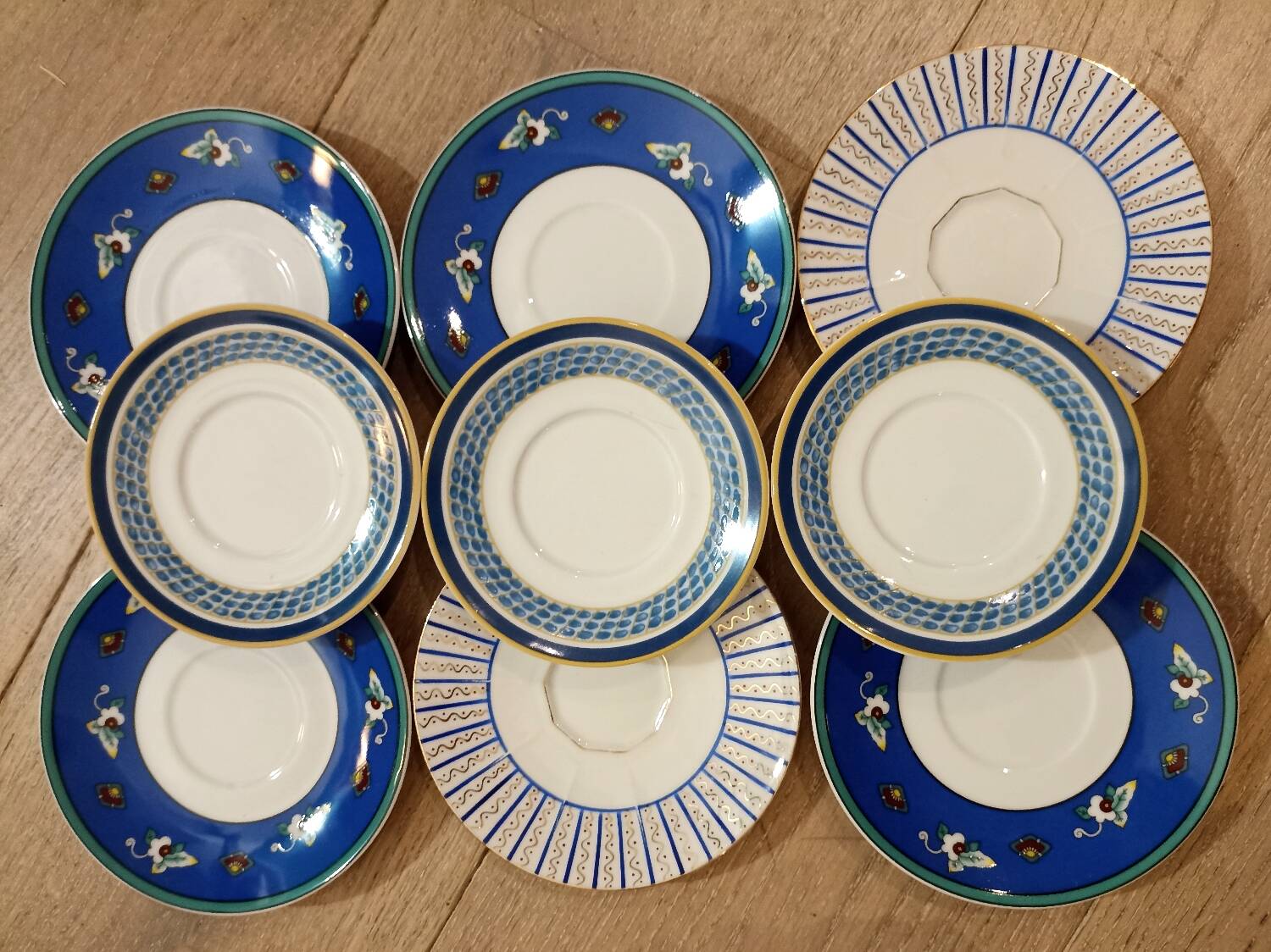 Small blue plates