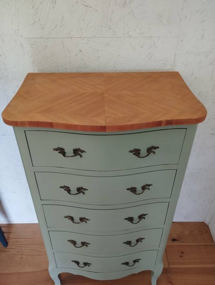 Chest of drawers, Tallboy
