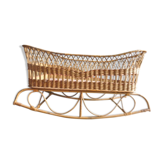 Rattan cradle bed