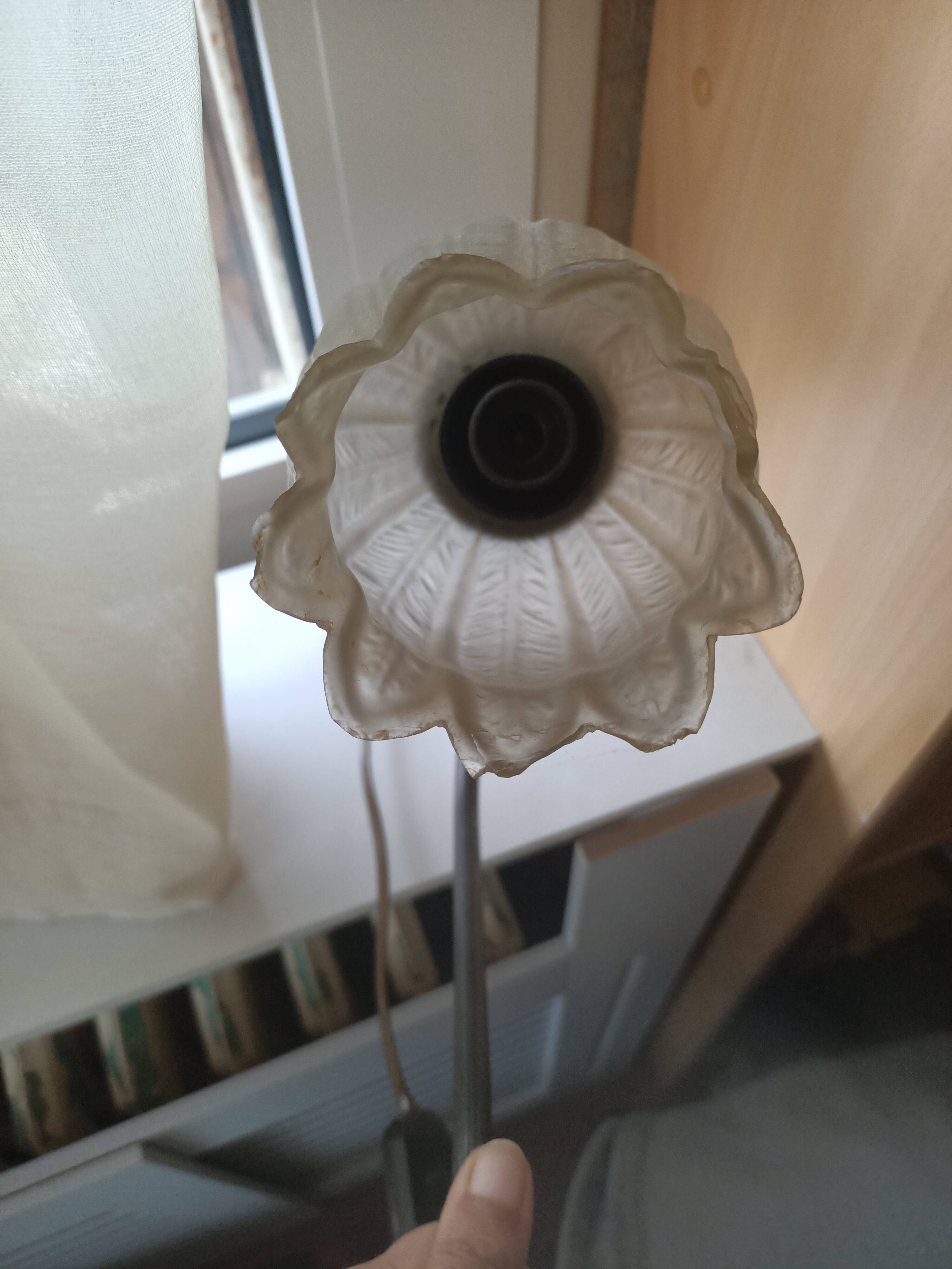 French Art Deco lamp signed See Delmas – pressed glass
