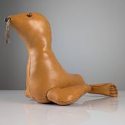 Phoque en cuir Sculpture décorative vintage années 1970