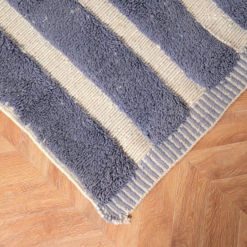 Handmade pure wool rug, size 140 x 260 cm.