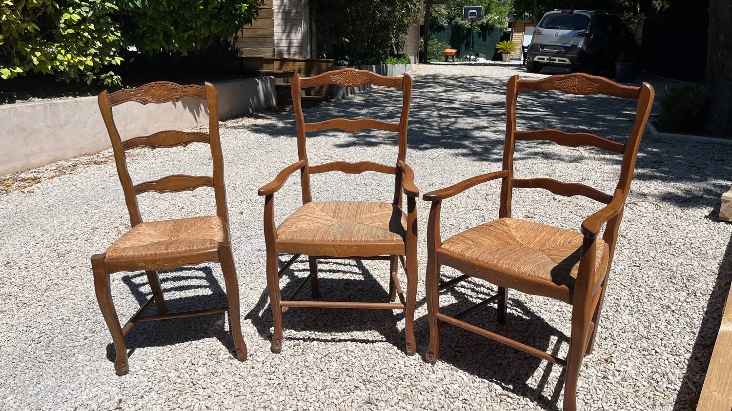 2 armchairs and 1 chair in natural wood with straw seats